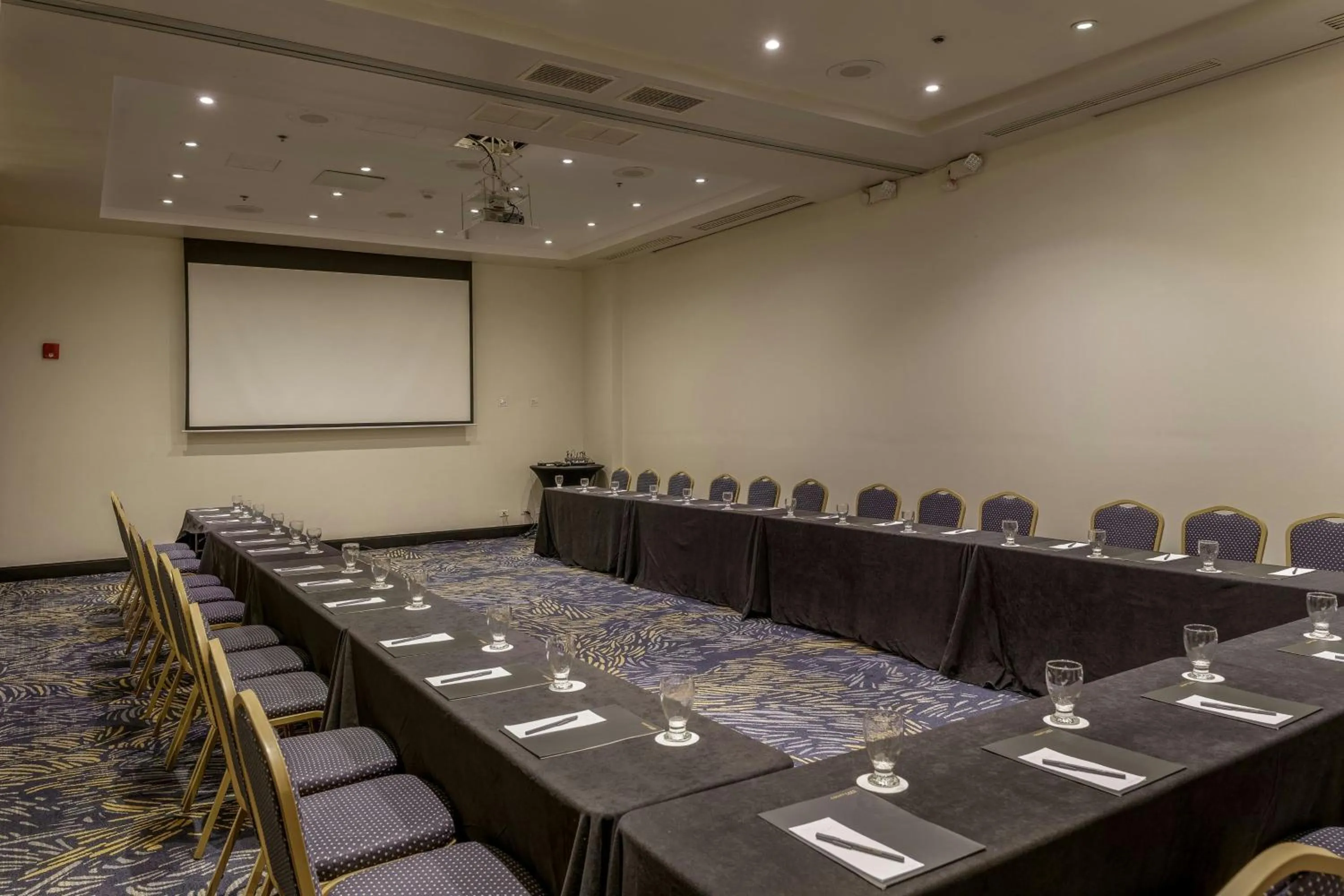 Meeting/conference room in Courtyard by Marriott Panama Multiplaza Mall