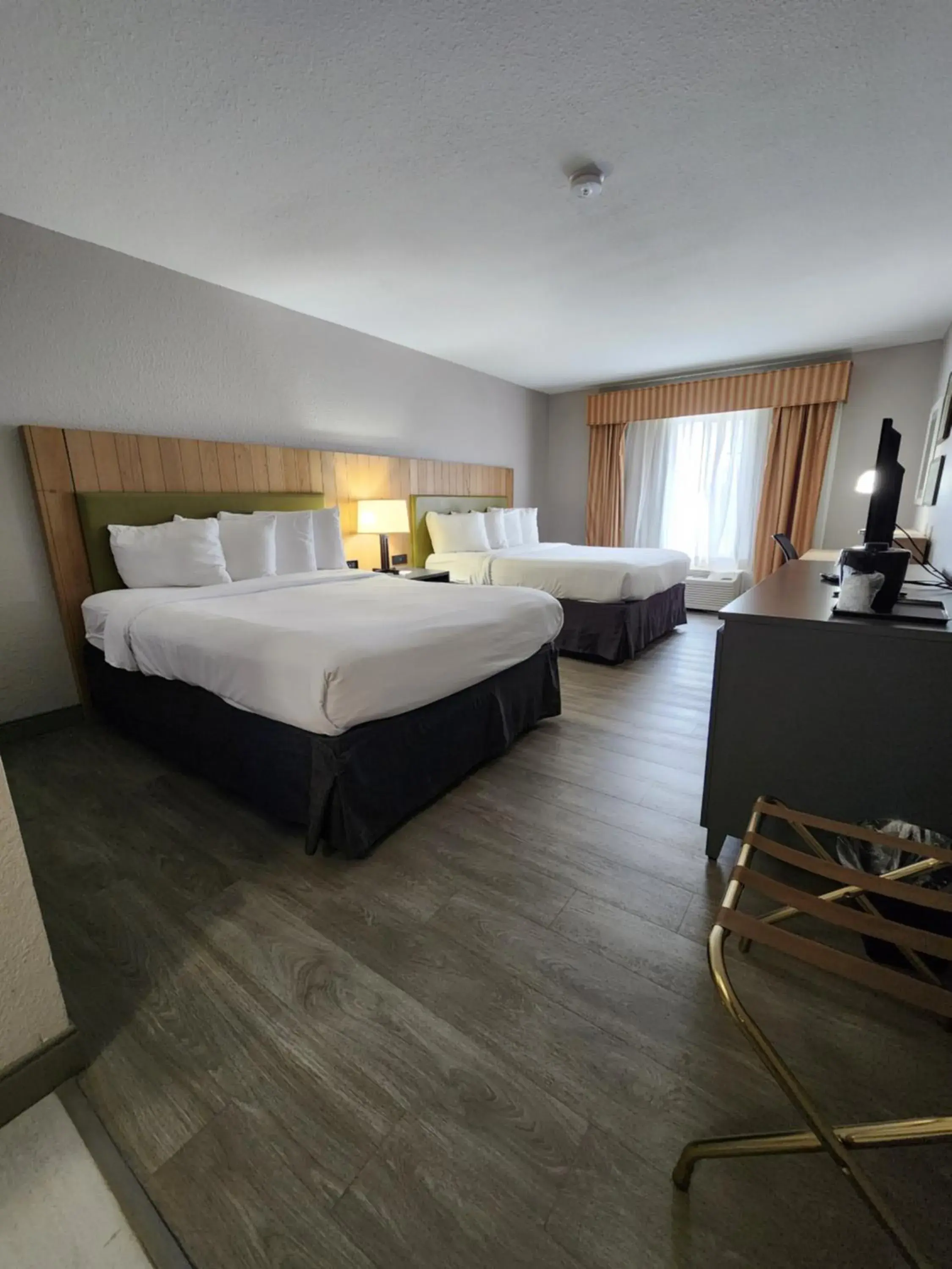 Queen Room with Two Queen Beds - Disability Access/Non-Smoking in Country Inn & Suites by Radisson, Topeka West, KS Queen Room with Two Queen Beds - Disability Access/Non-Smoking in Country Inn & Suites by Radisson, Topeka West, KS