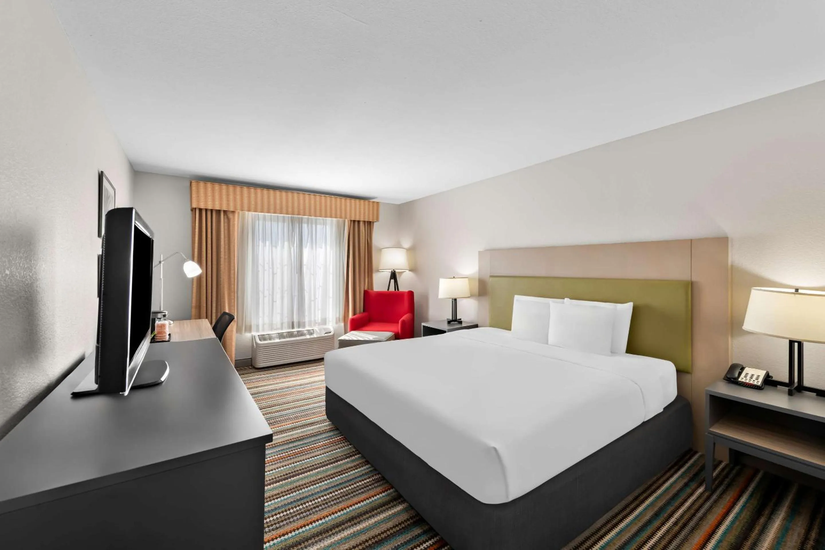 Bedroom, Bed in Country Inn & Suites by Radisson, Topeka West, KS