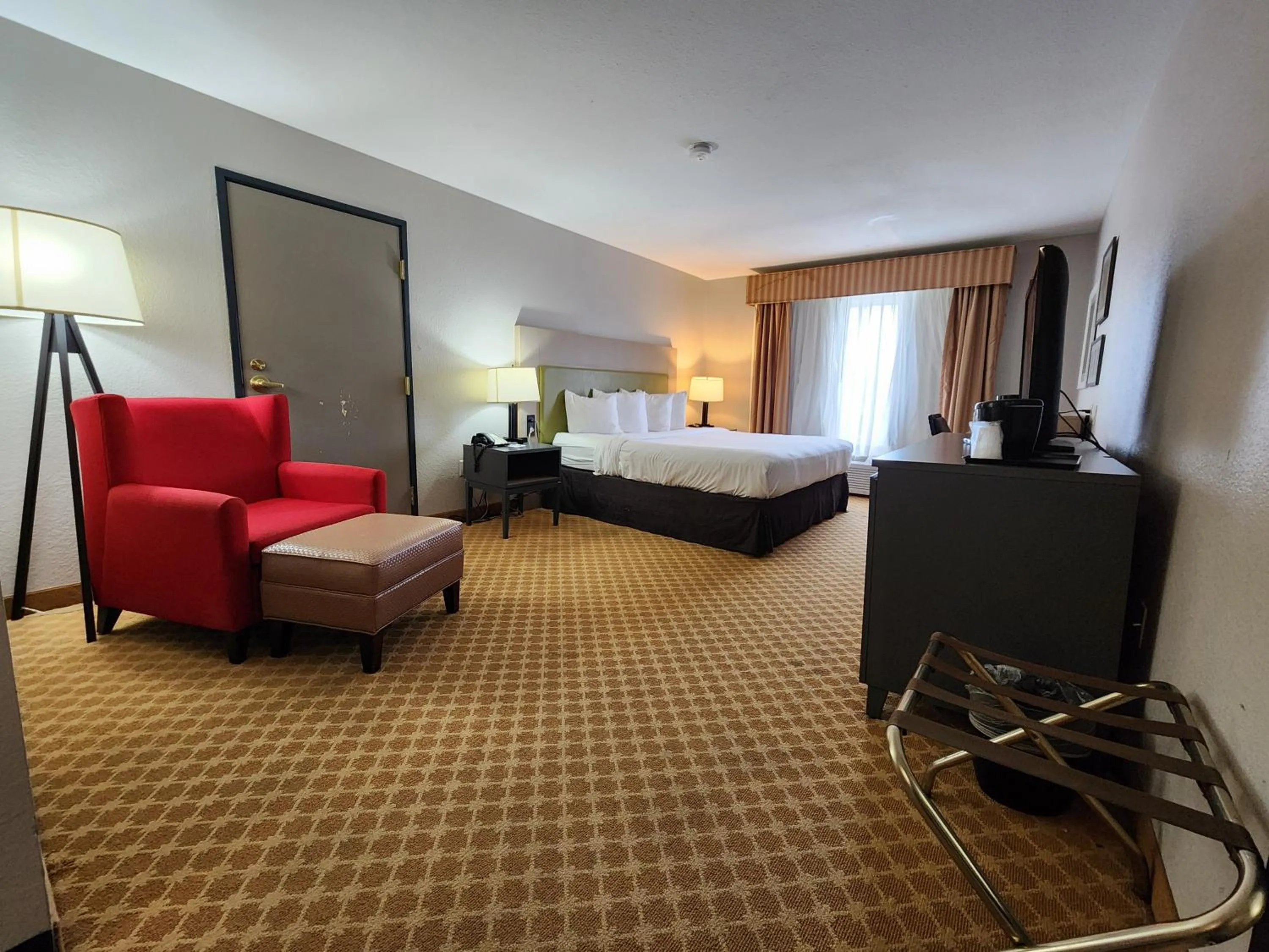 Bedroom, Bed in Country Inn & Suites by Radisson, Topeka West, KS