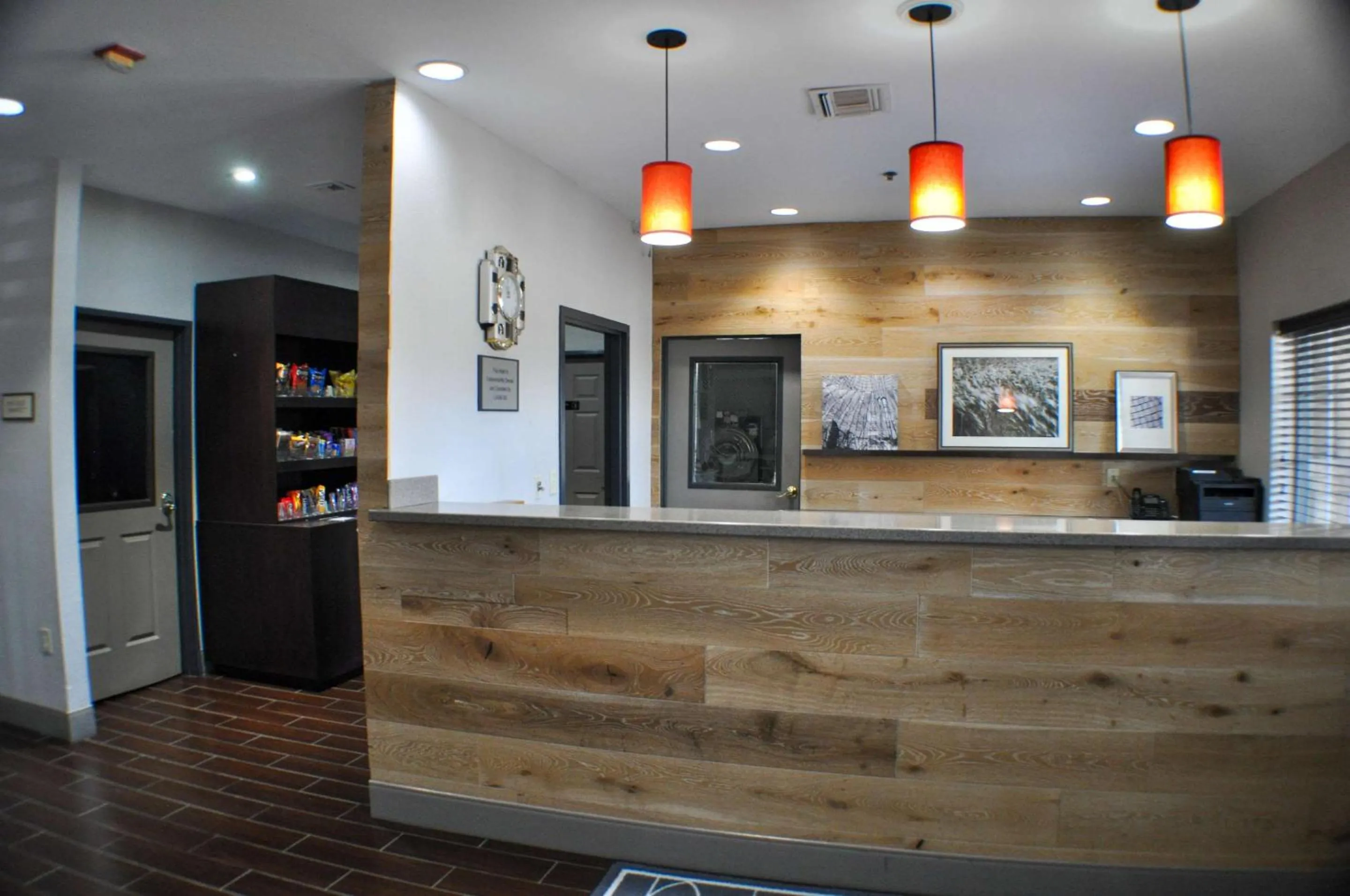 Lobby or reception in Country Inn & Suites by Radisson, Topeka West, KS