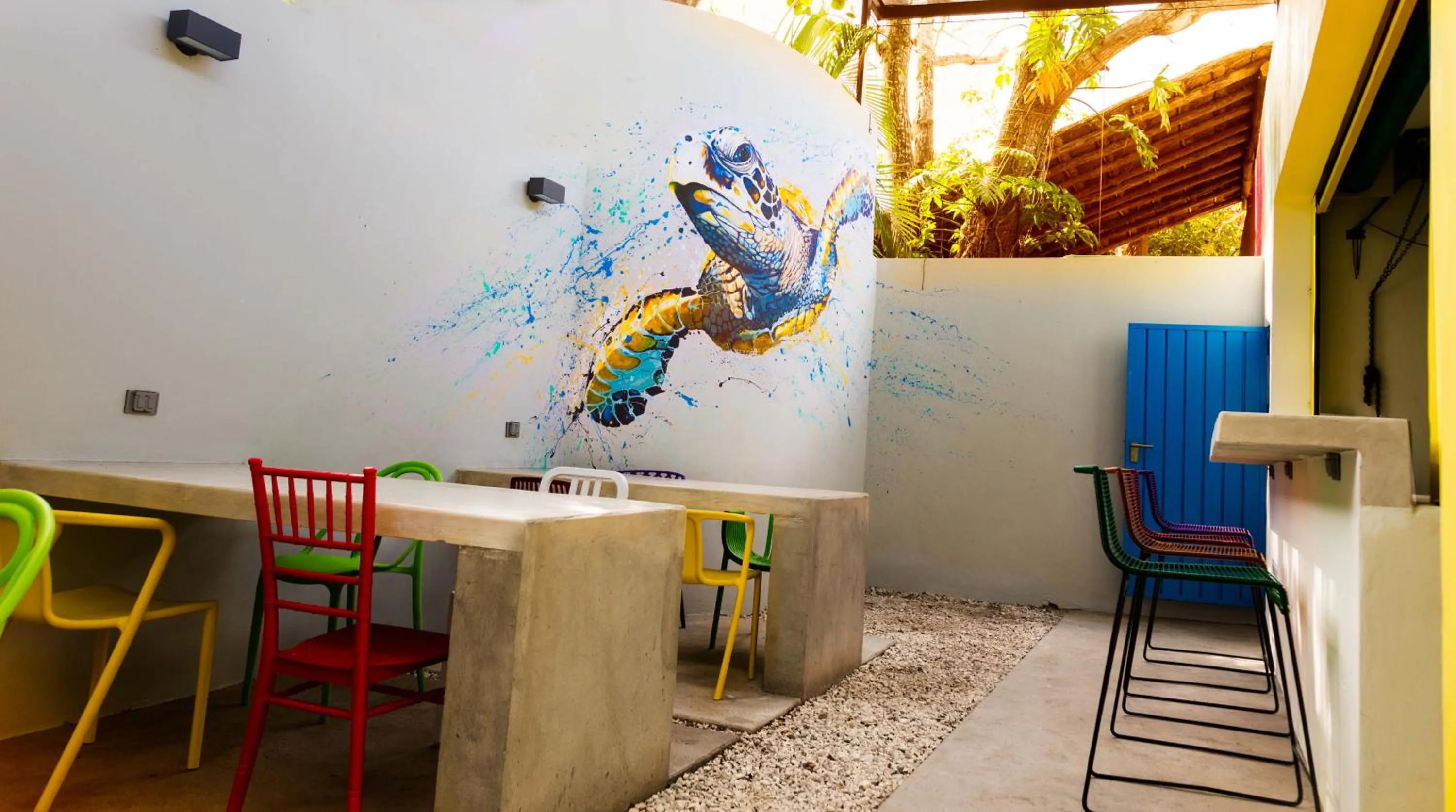 Dining area in Hostel Frente al Mar Tropico 20º