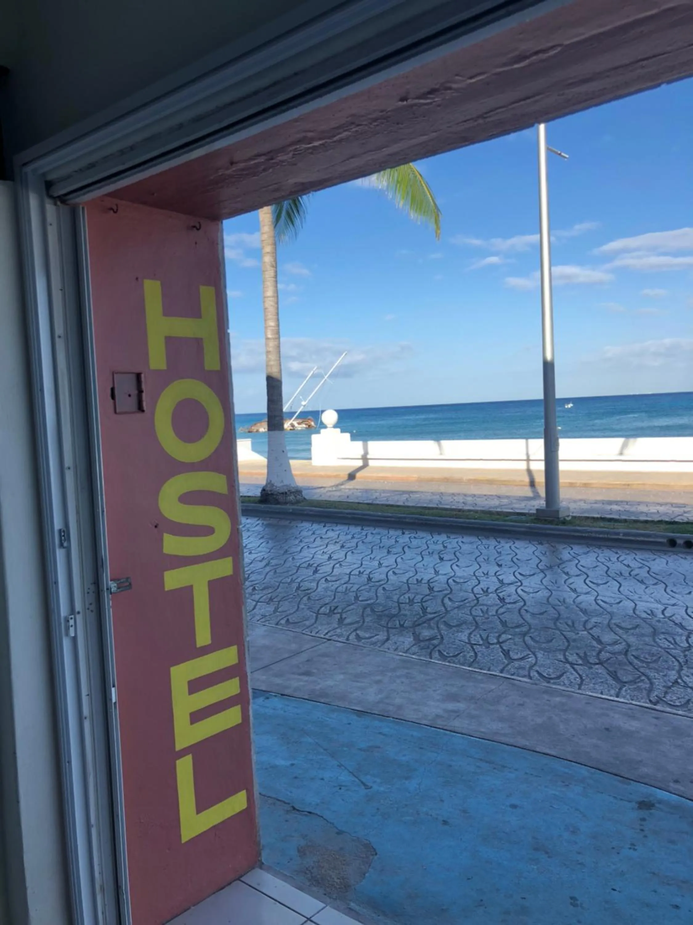 Property building in Hostel Frente al Mar Tropico 20º