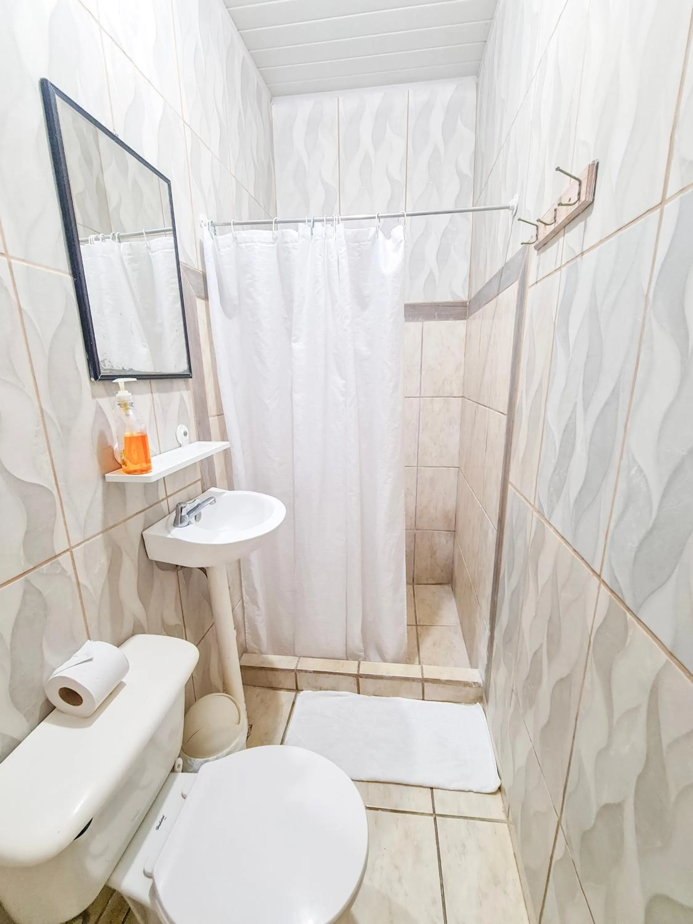 Double Room with Shared Bathroom in Cabinas Coco Alegre