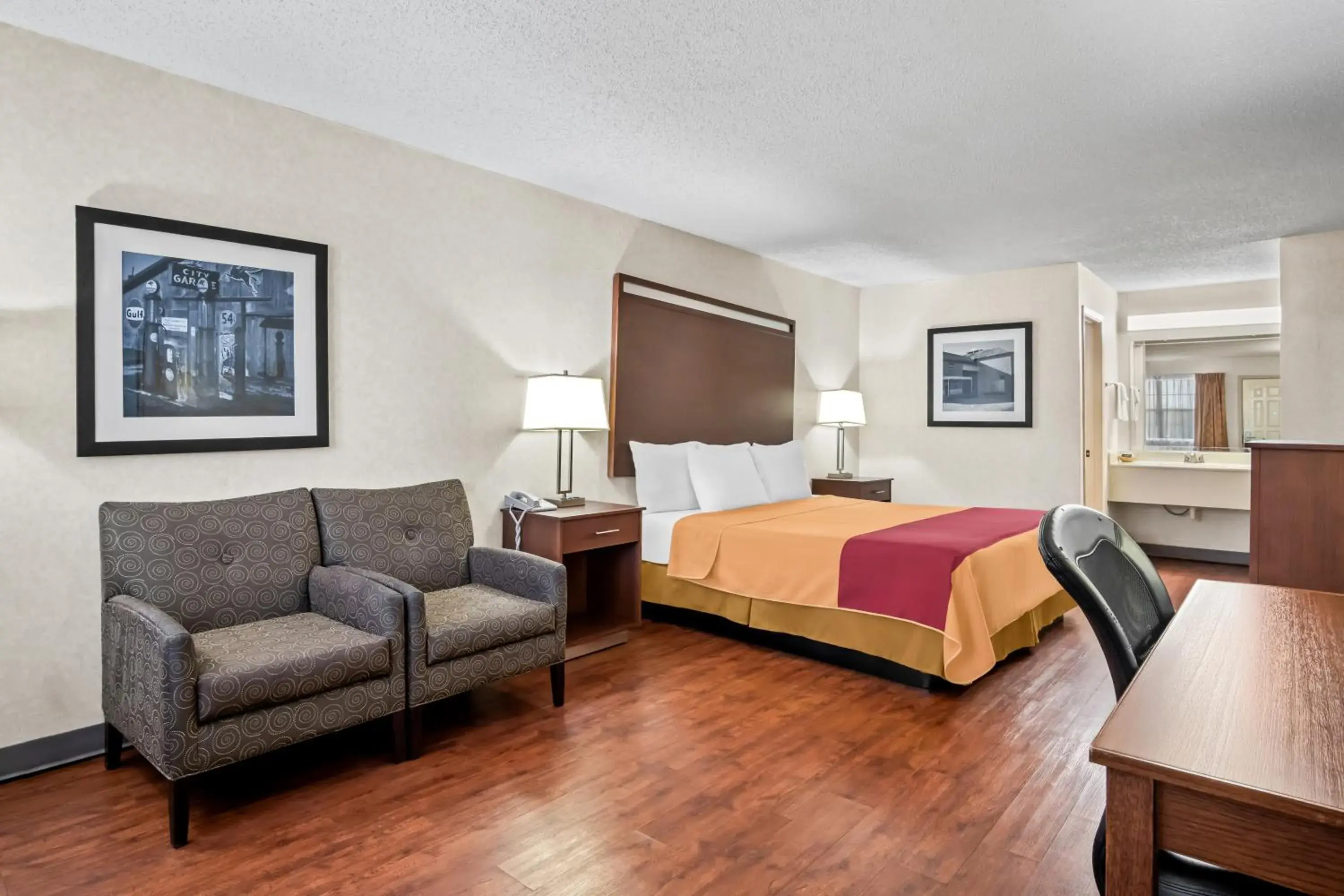 Bed in Americas Best Value Inn Midlothian Bed in Americas Best Value Inn Midlothian