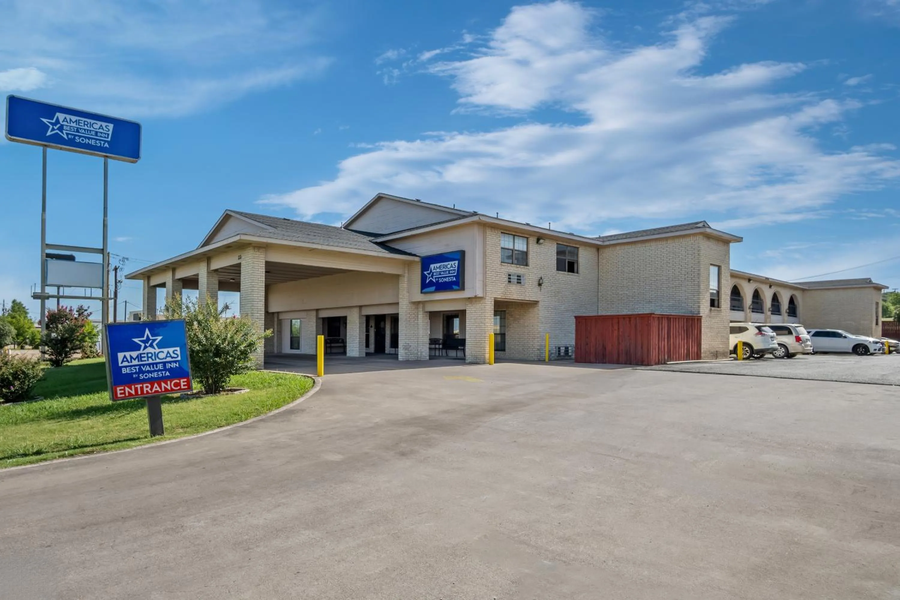 Property building in Americas Best Value Inn Midlothian