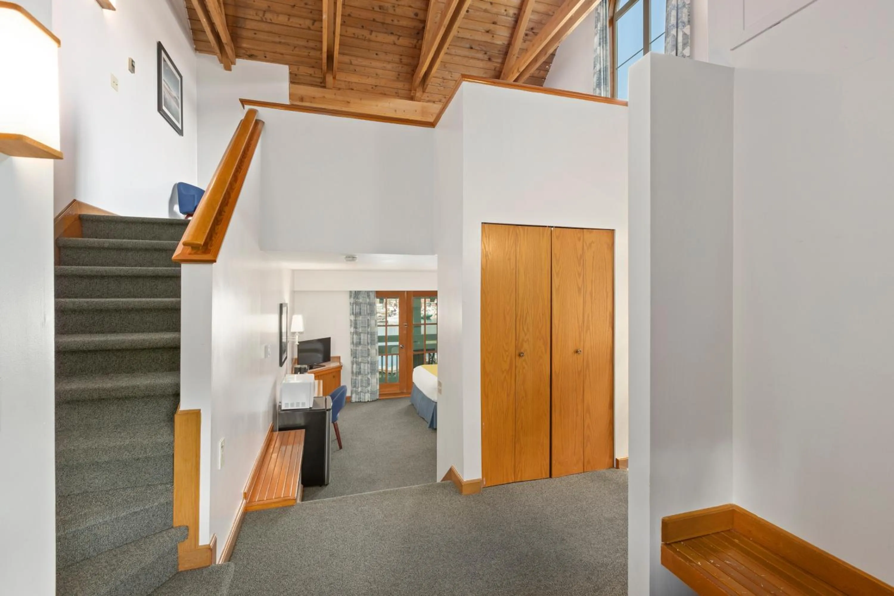 Canadian Princess Lodge & Marina