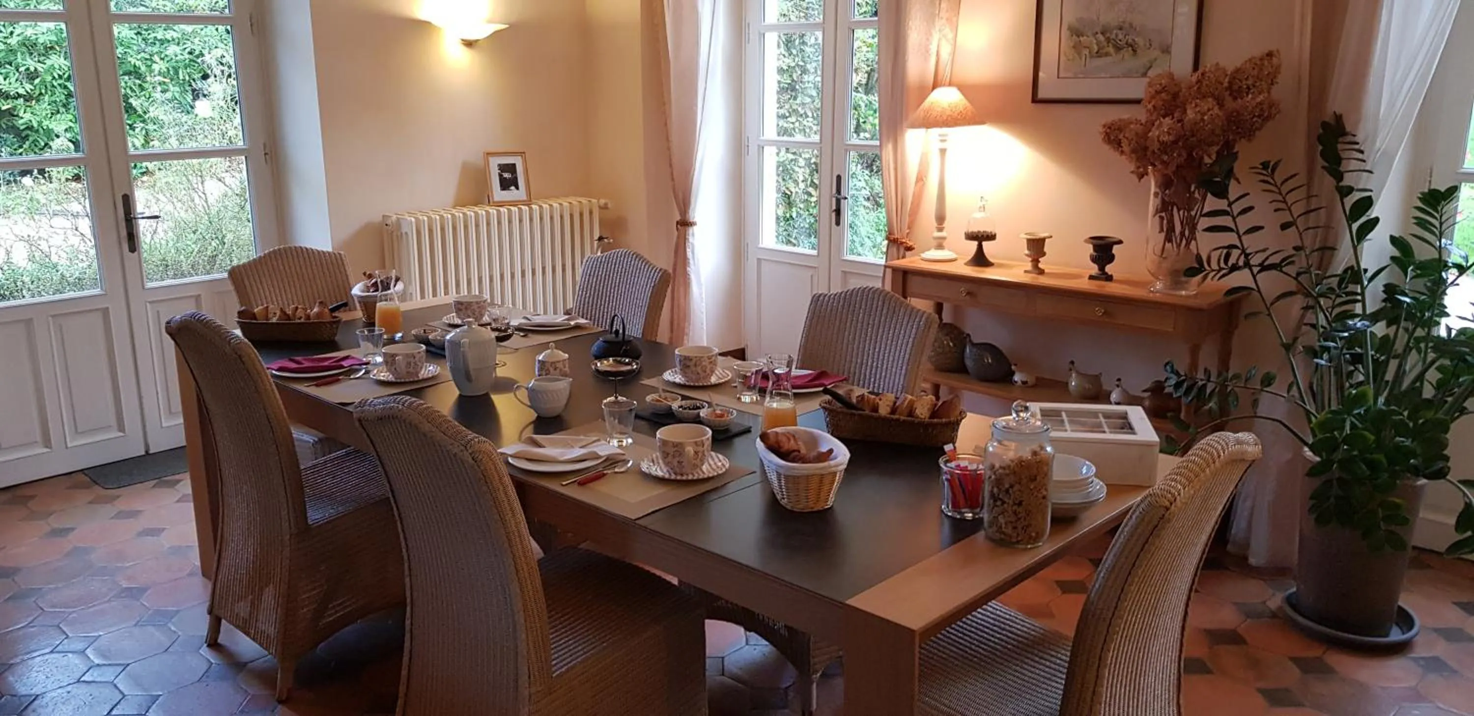 Continental breakfast in La Taille de Biou