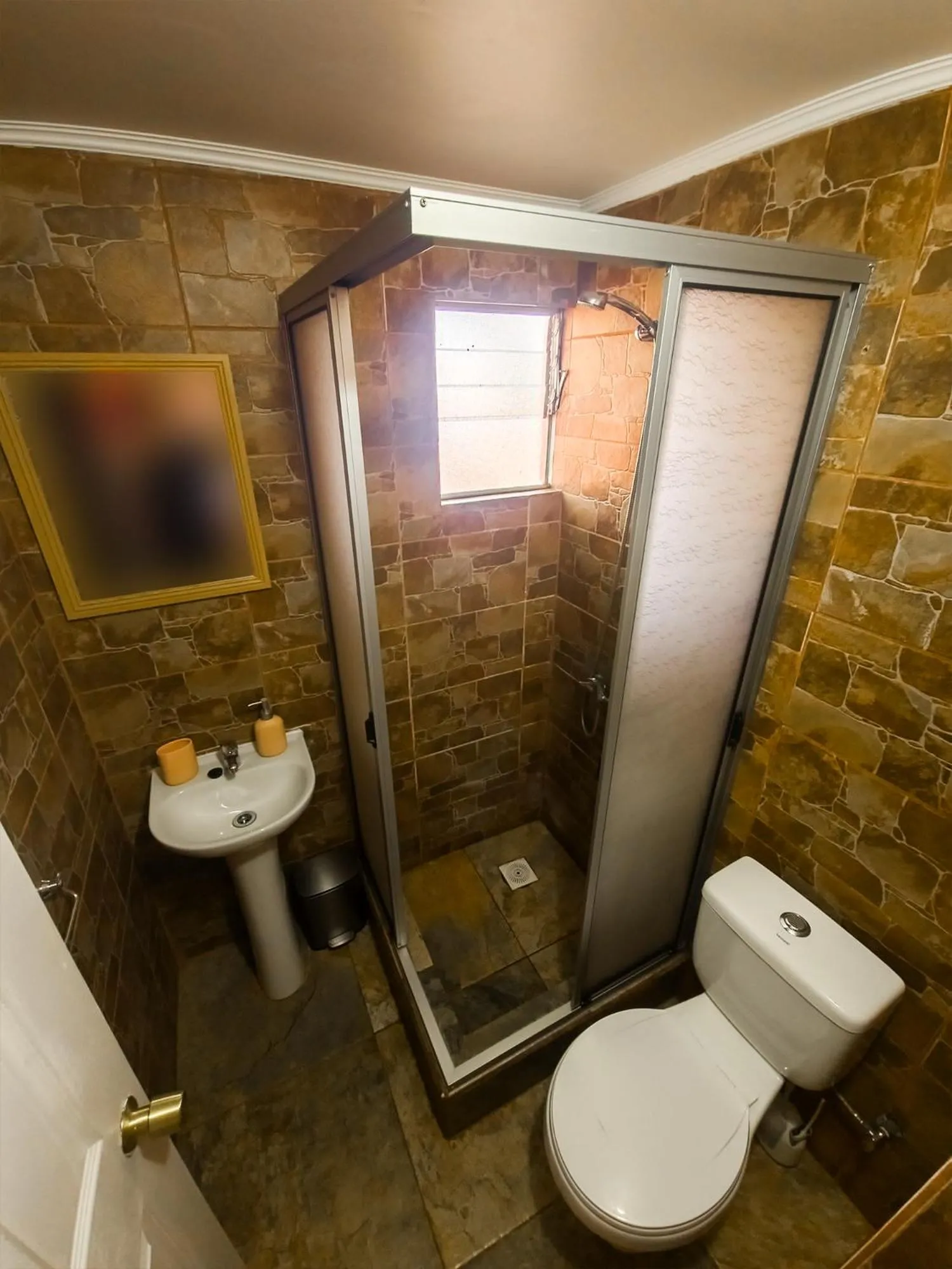 Bathroom in Hostal Perita