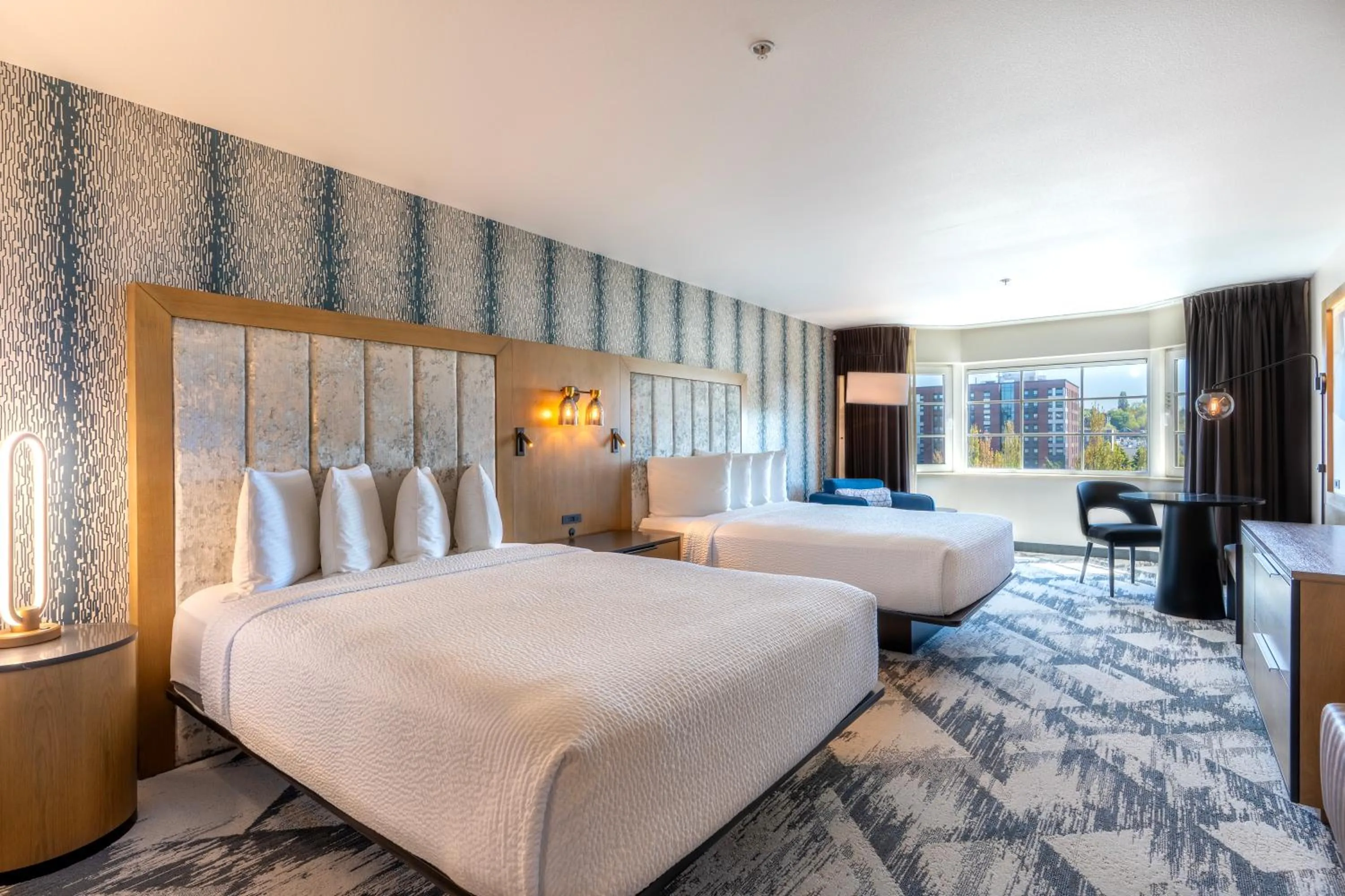 Bed in Silver Cloud Hotel - Seattle Broadway