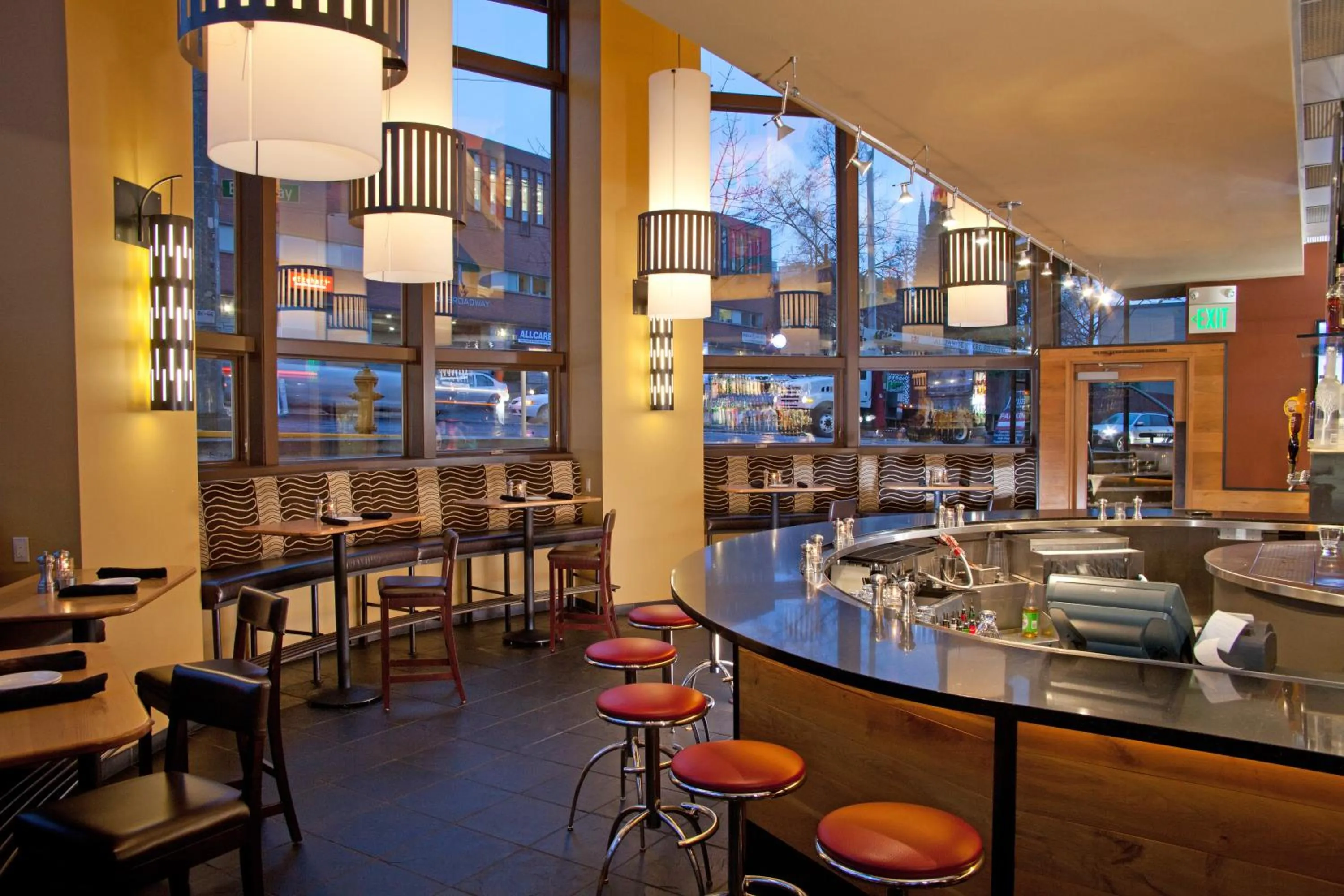 Restaurant/places to eat in Silver Cloud Hotel - Seattle Broadway