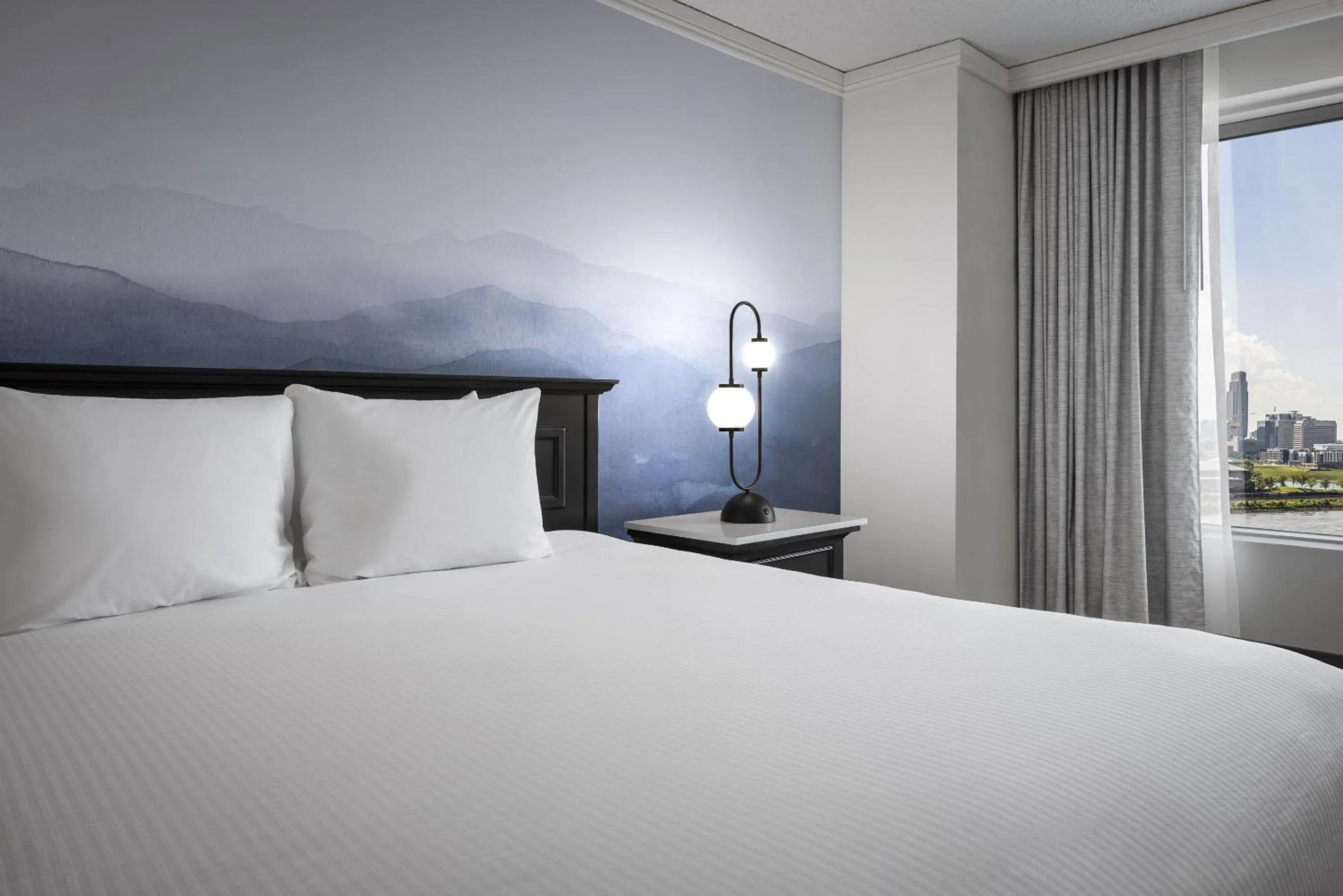 Bed in Harrah's Council Bluffs, A Caesars Destination