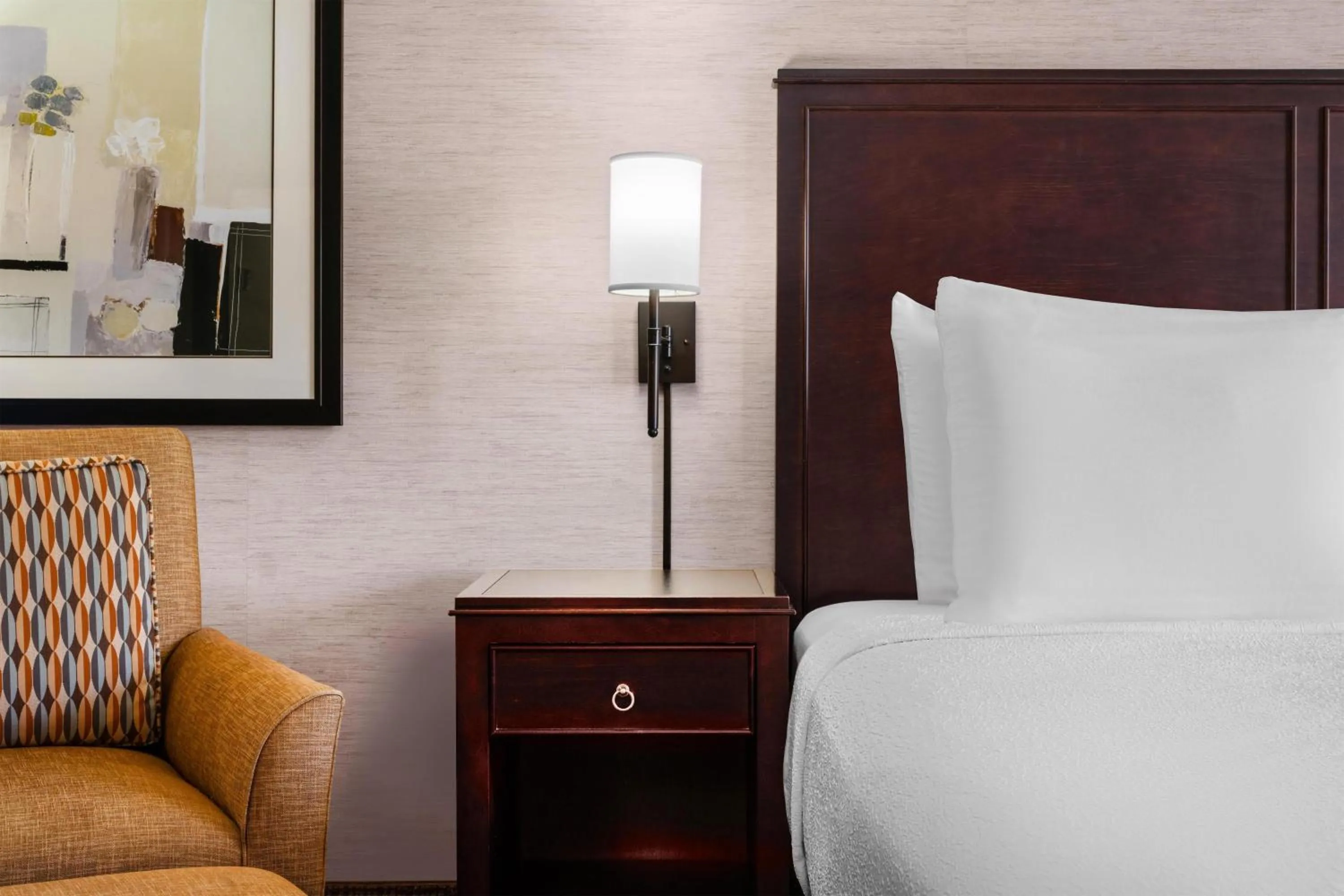 Bedroom, Bed in Eastgate Hotel - BW Signature Collection