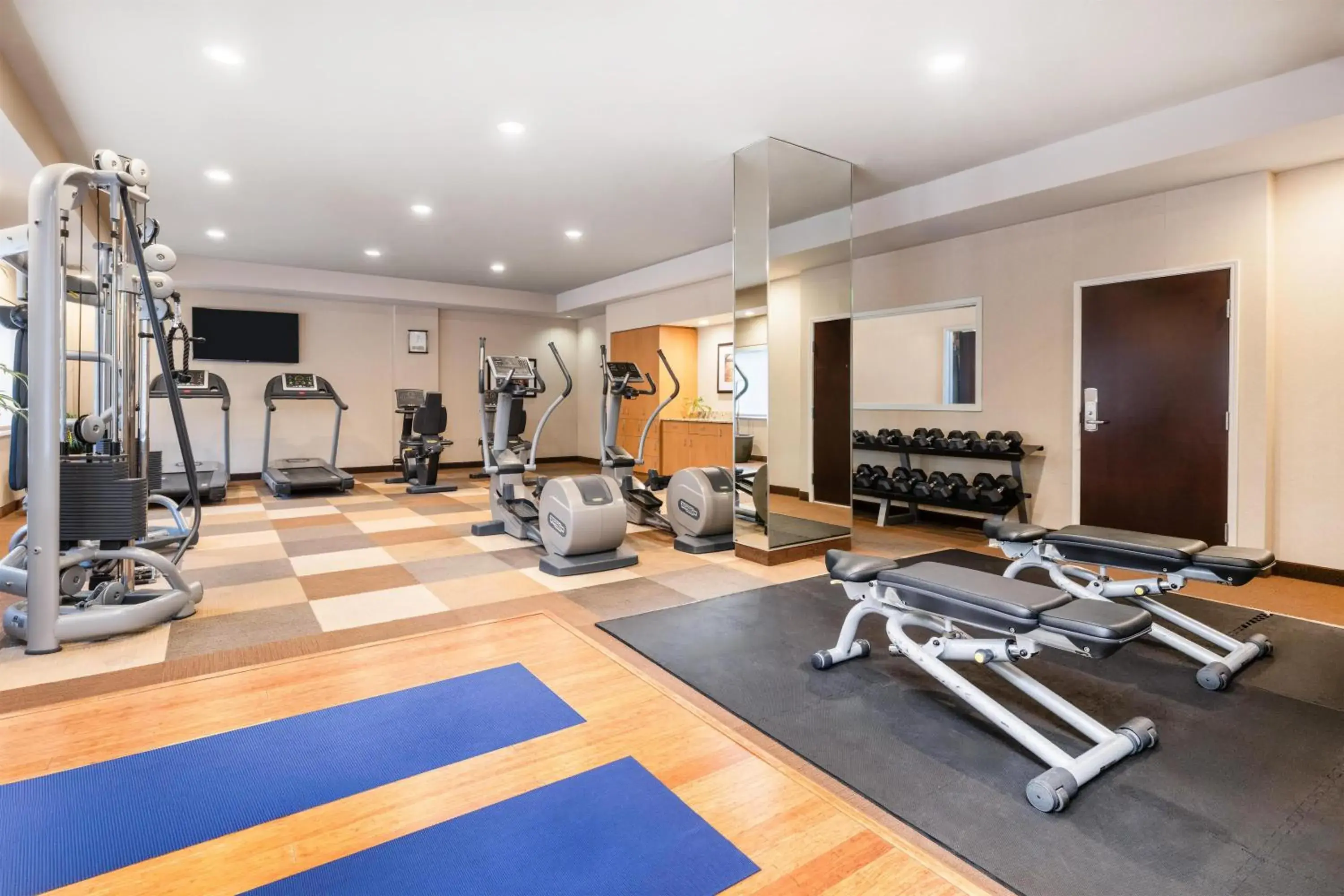 Fitness centre/facilities in Eastgate Hotel - BW Signature Collection Fitness centre/facilities in Eastgate Hotel - BW Signature Collection