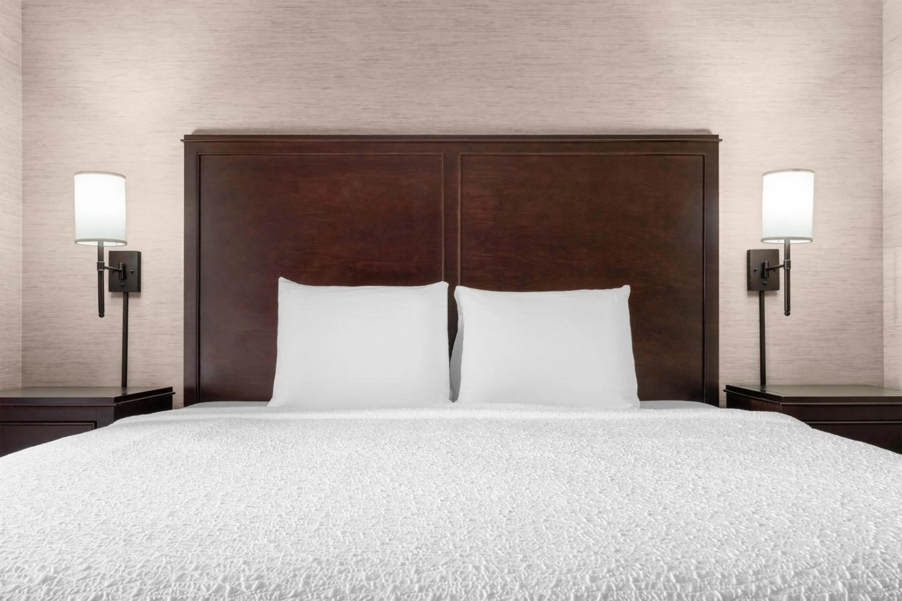 Bedroom, Bed in Eastgate Hotel - BW Signature Collection