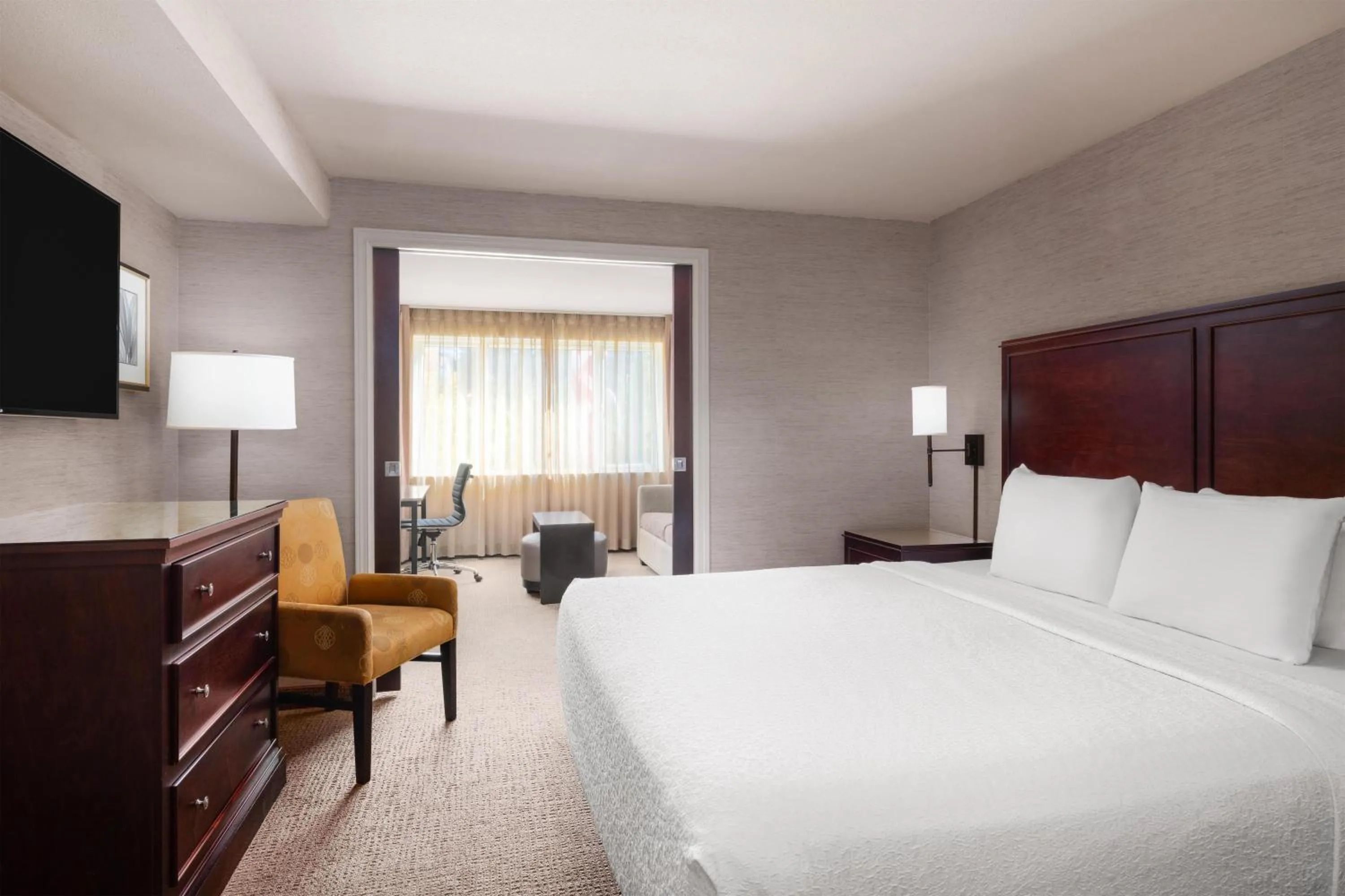 Bedroom, Bed in Eastgate Hotel - BW Signature Collection