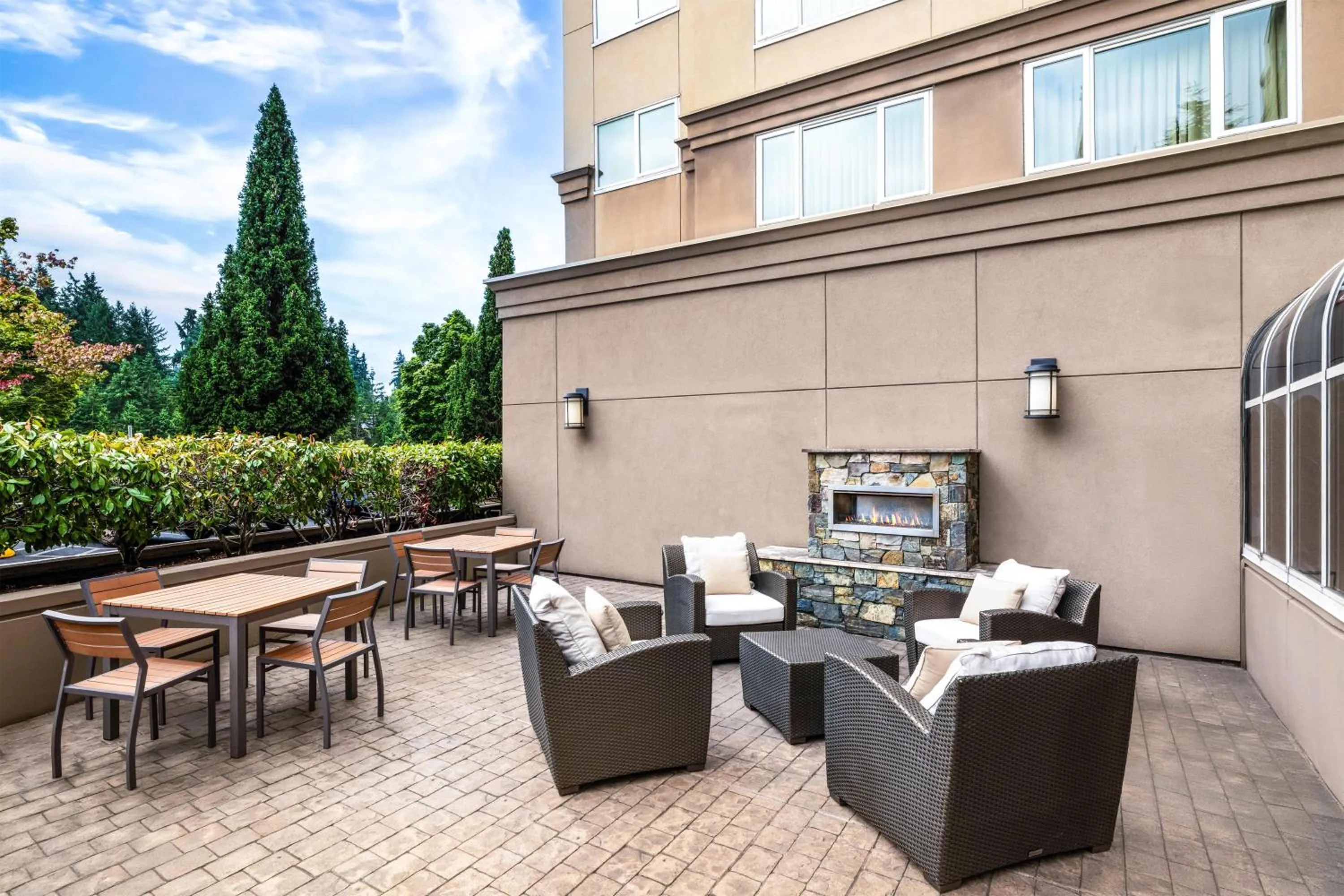 Property building in Eastgate Hotel - BW Signature Collection