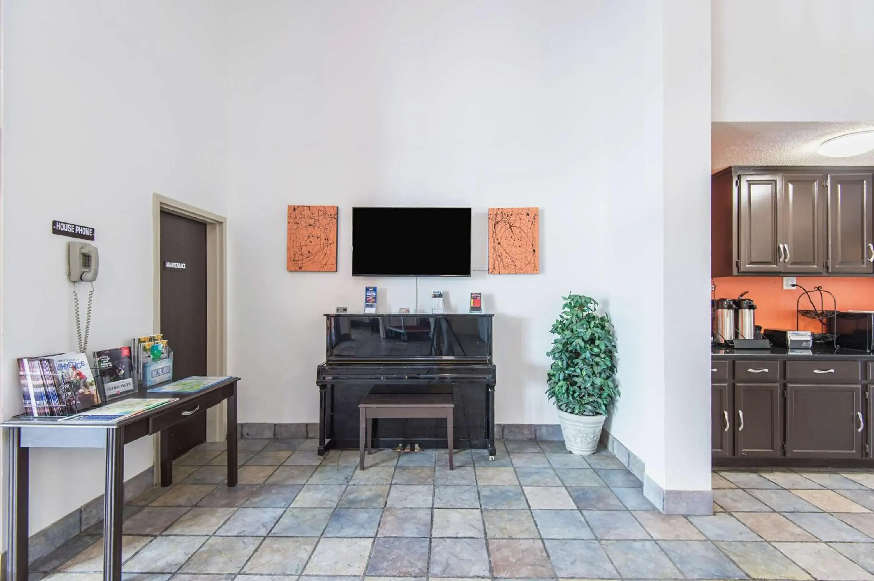 Lobby or reception in Motel 6-Lawrence, KS Lobby or reception in Motel 6-Lawrence, KS