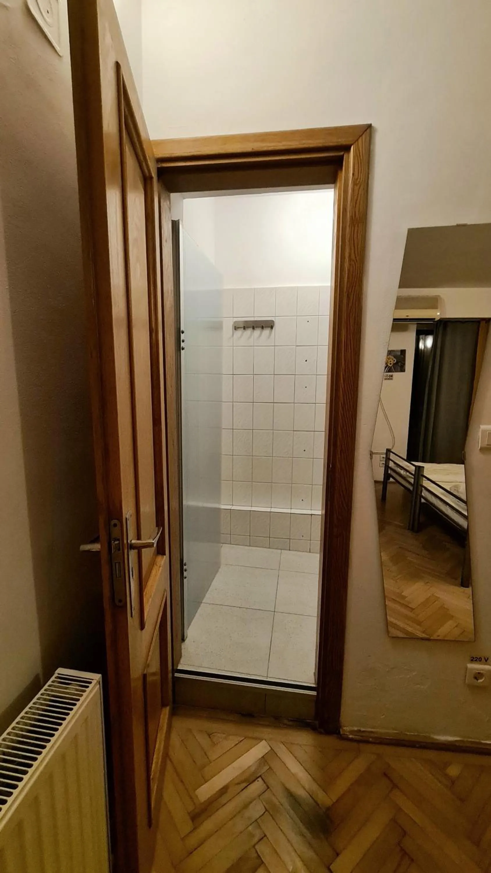 Shower, Bed in Sleep Inn Hostel