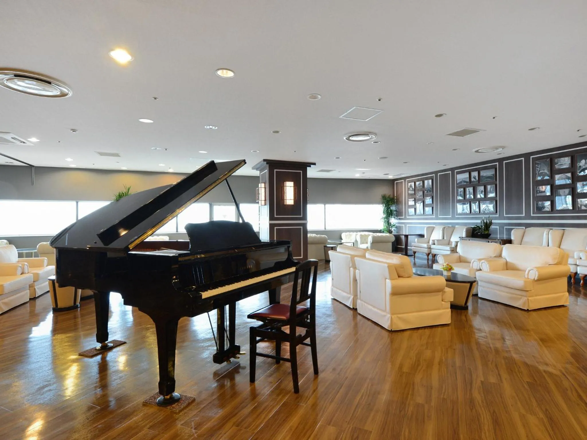 Lobby or reception in Nagoya Creston Hotel