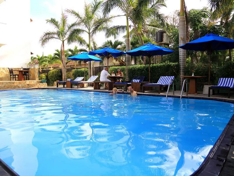 Day in St.Lachlan Hotel & Suites