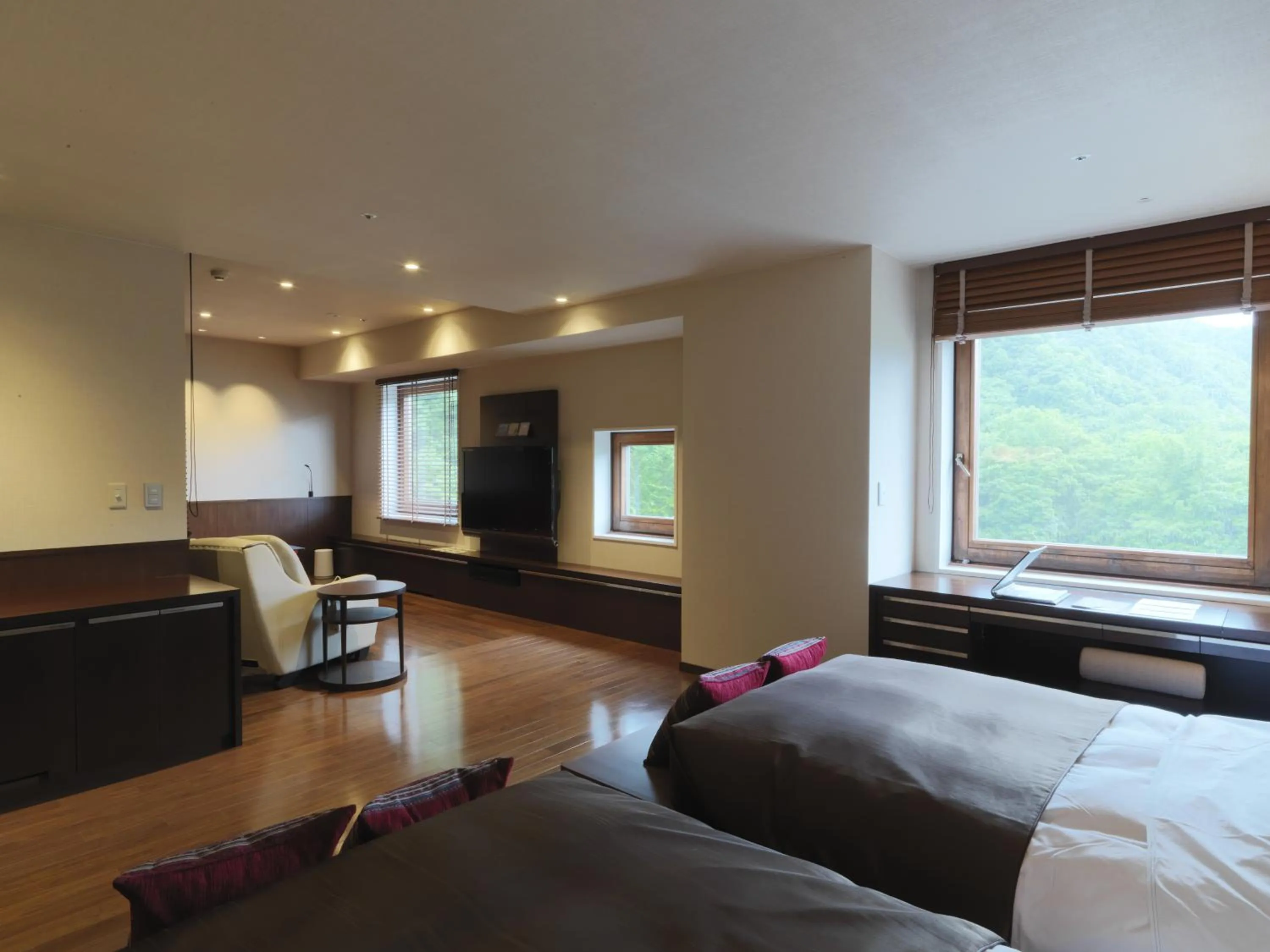 Photo of the whole room, Bed in Jozankei Tsuruga Resort Spa Mori no Uta