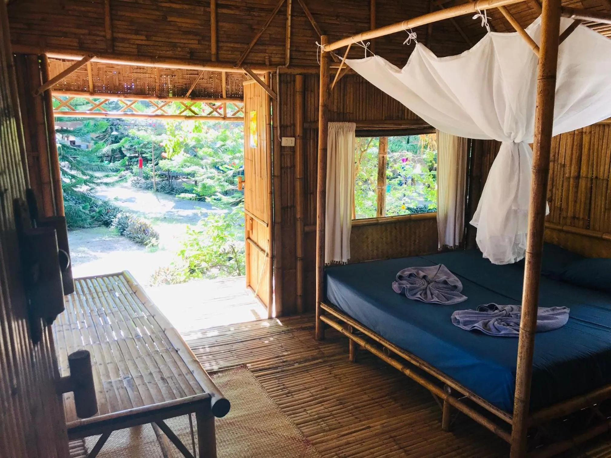 Bed in Green View Beach Resort