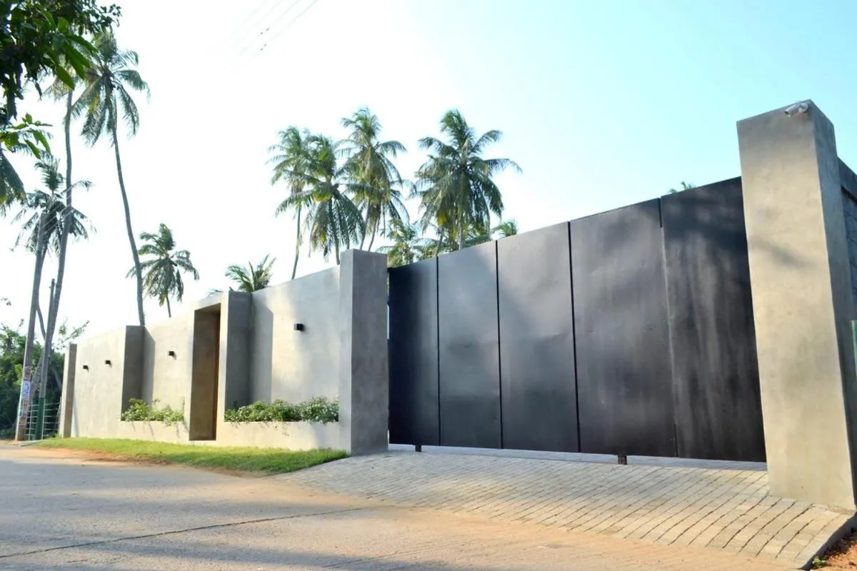 Facade/entrance in Kethaka Aga