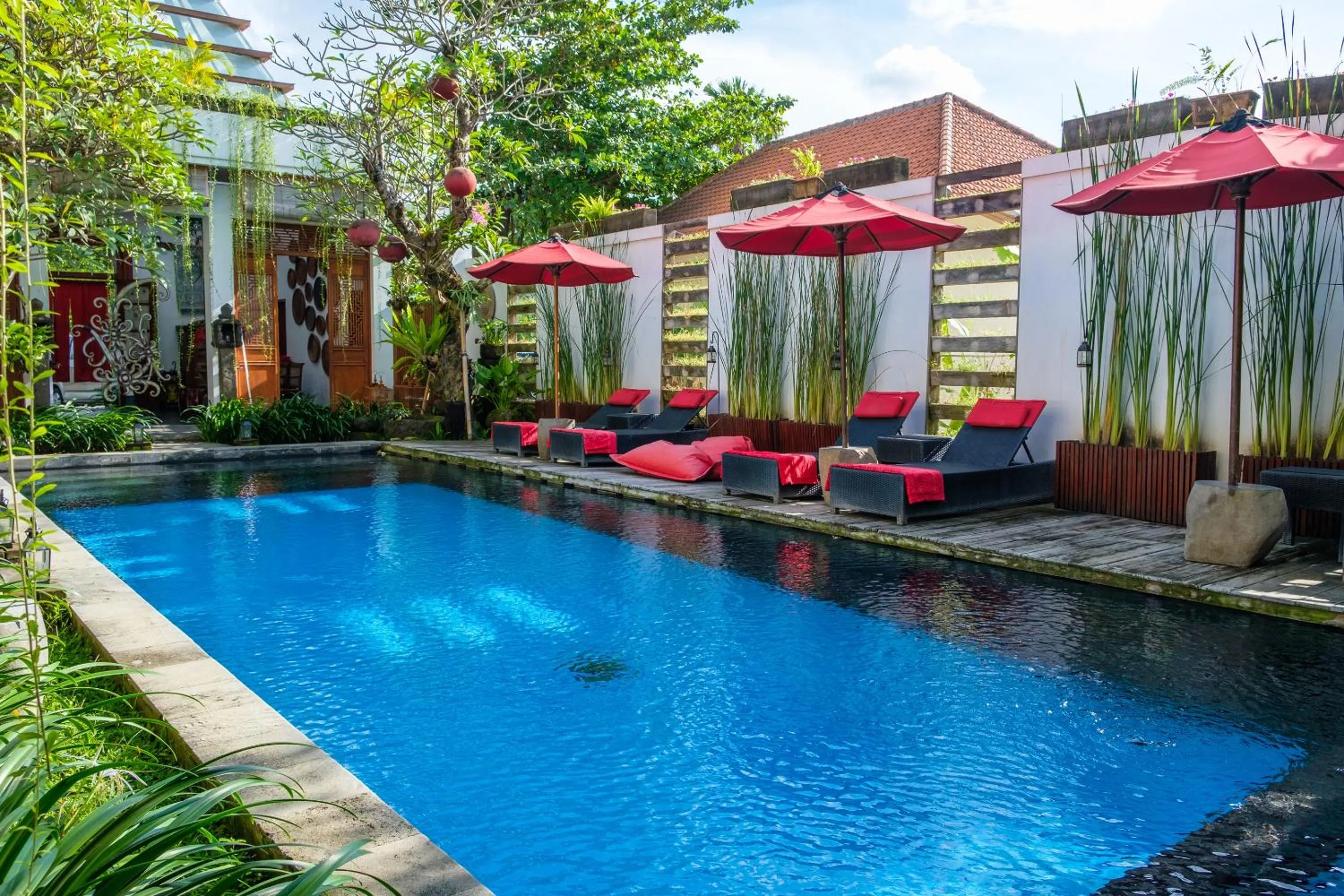 Swimming pool in Kamar Kamar Boutique Hotel
