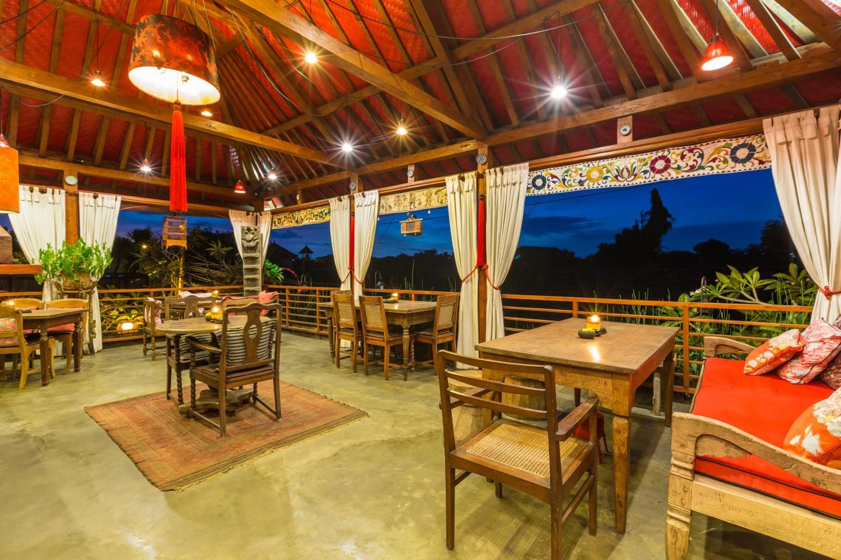 Restaurant/places to eat in Kamar Kamar Boutique Hotel