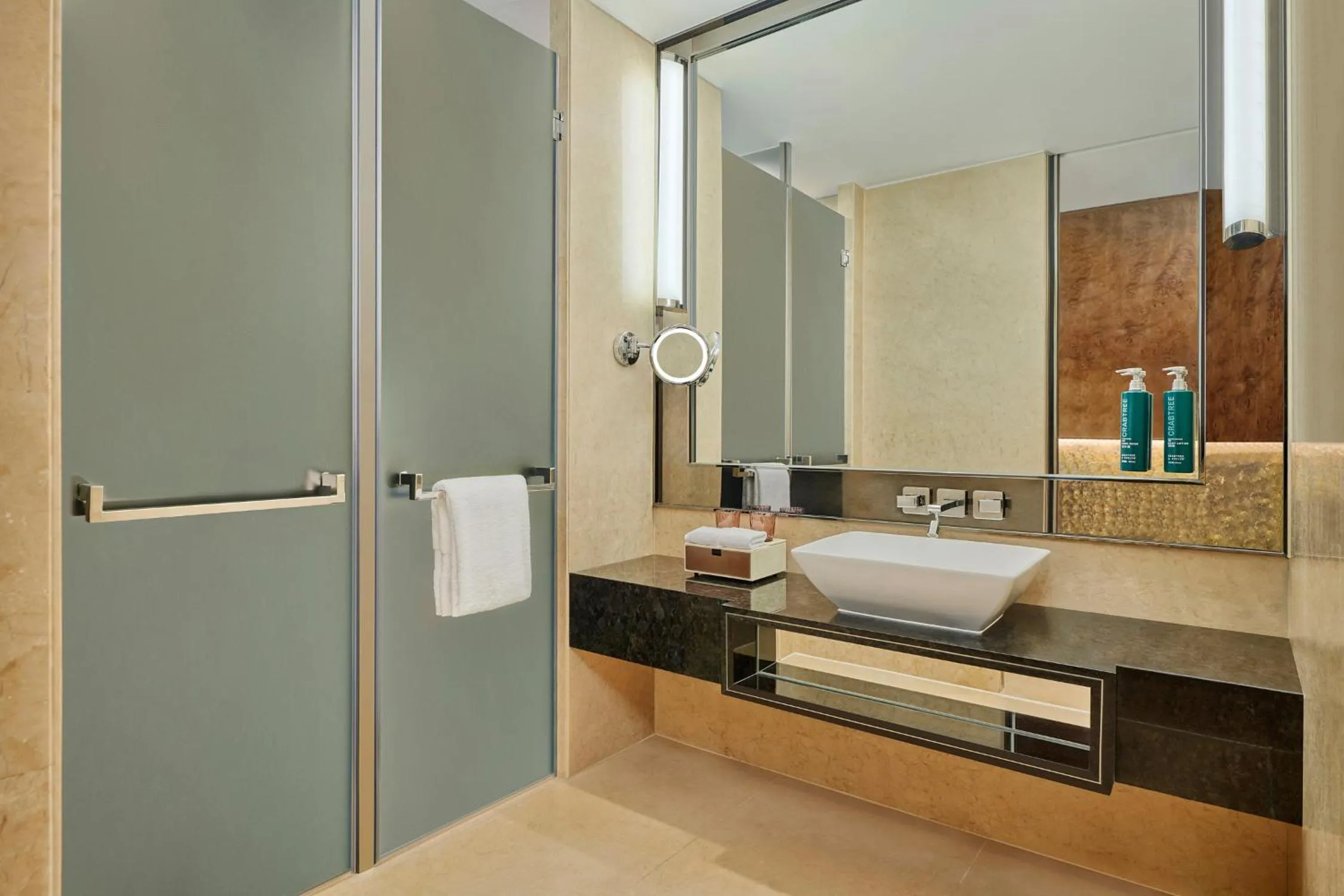 Bathroom in Hilton Guangzhou Tianhe