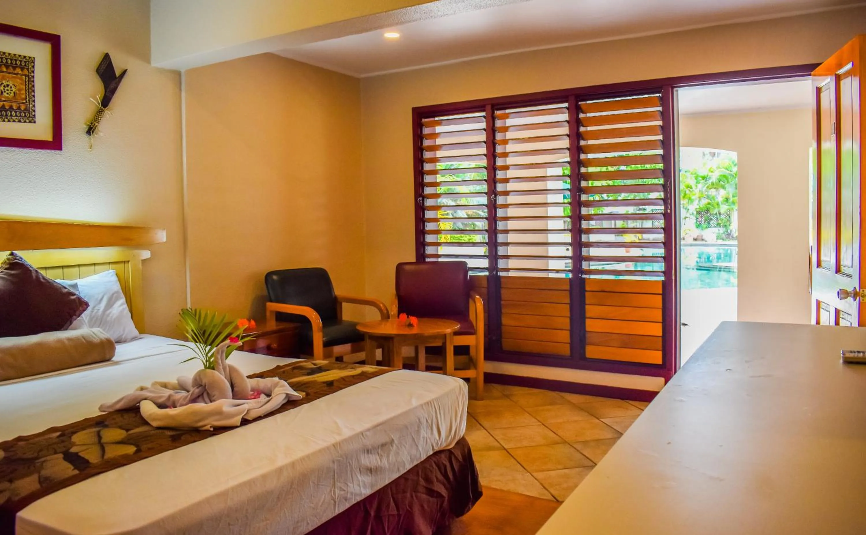 Seating area, Bed in Grand Eastern Hotel