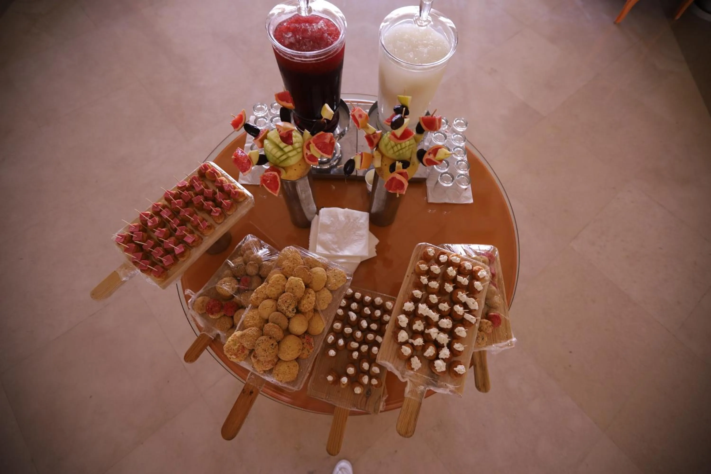 Restaurant/places to eat in Continental Plaza Beach Resort