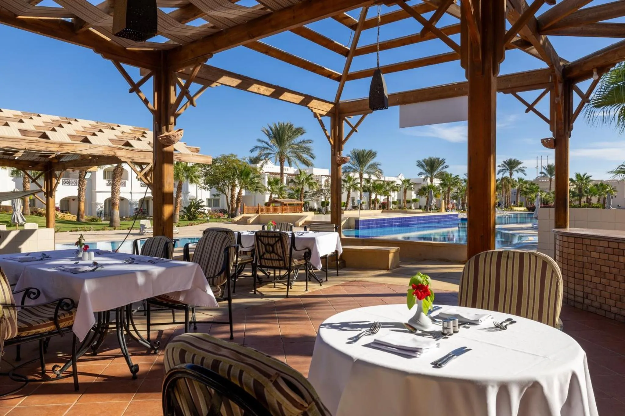 Restaurant/places to eat in Continental Plaza Beach Resort