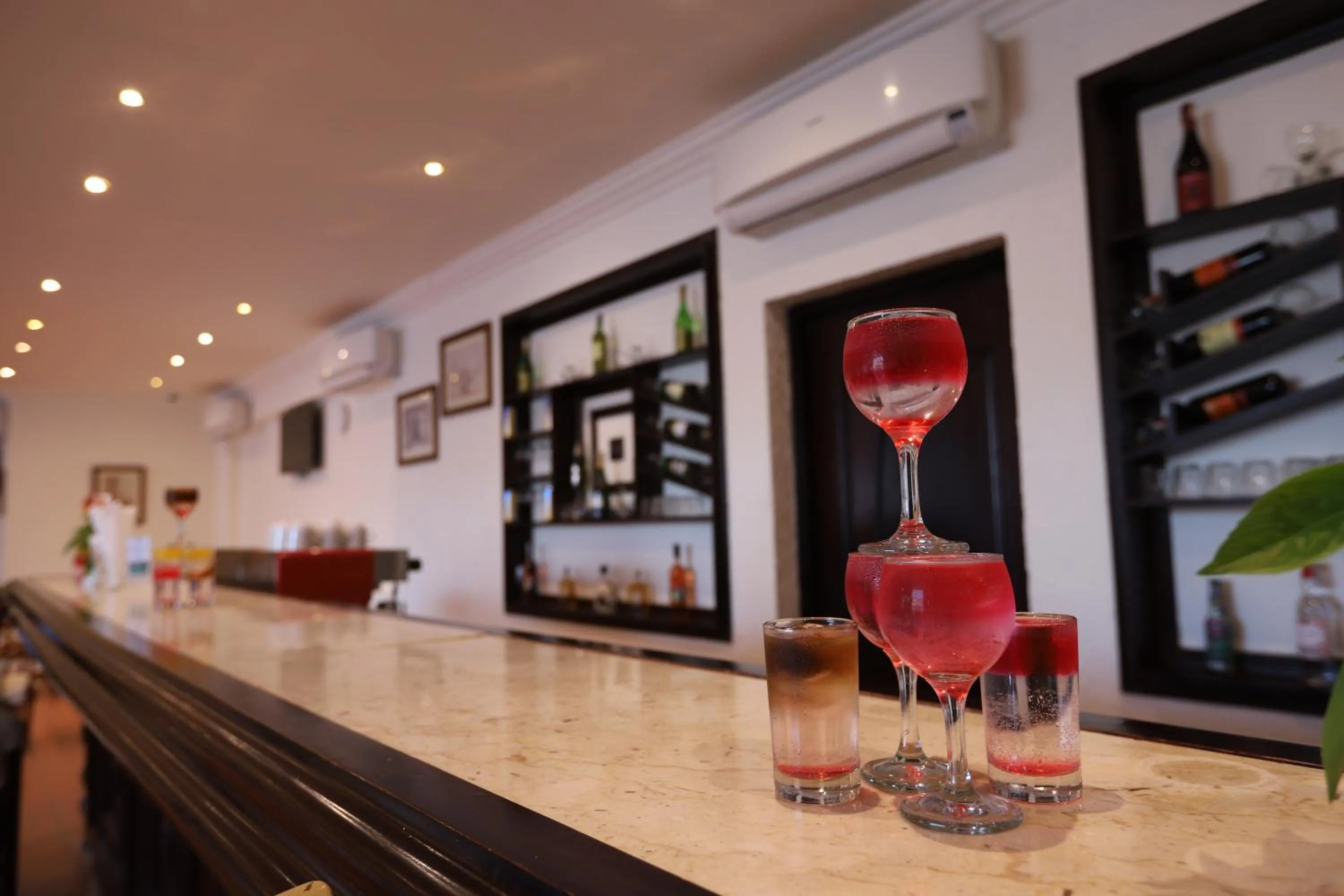 Restaurant/places to eat in Continental Plaza Beach Resort