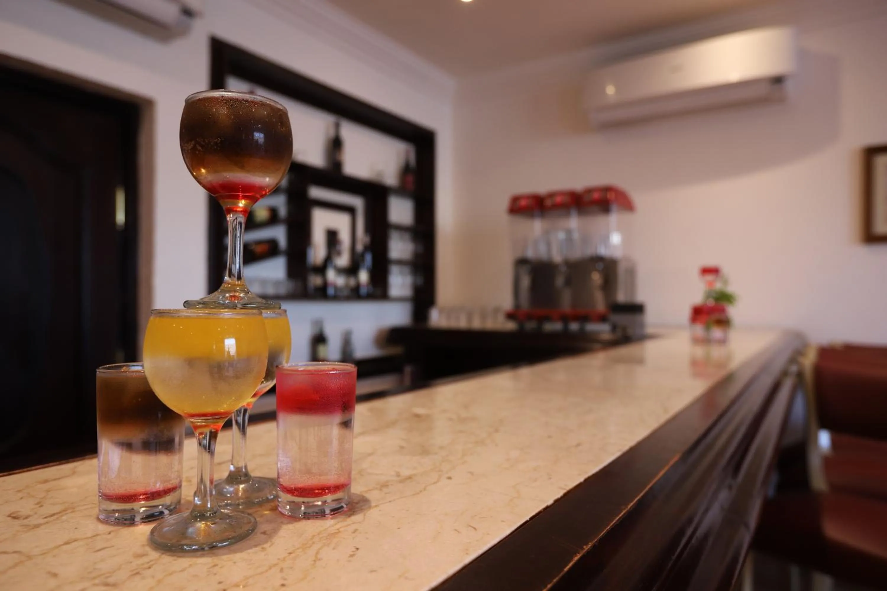 Lounge or bar in Continental Plaza Beach Resort