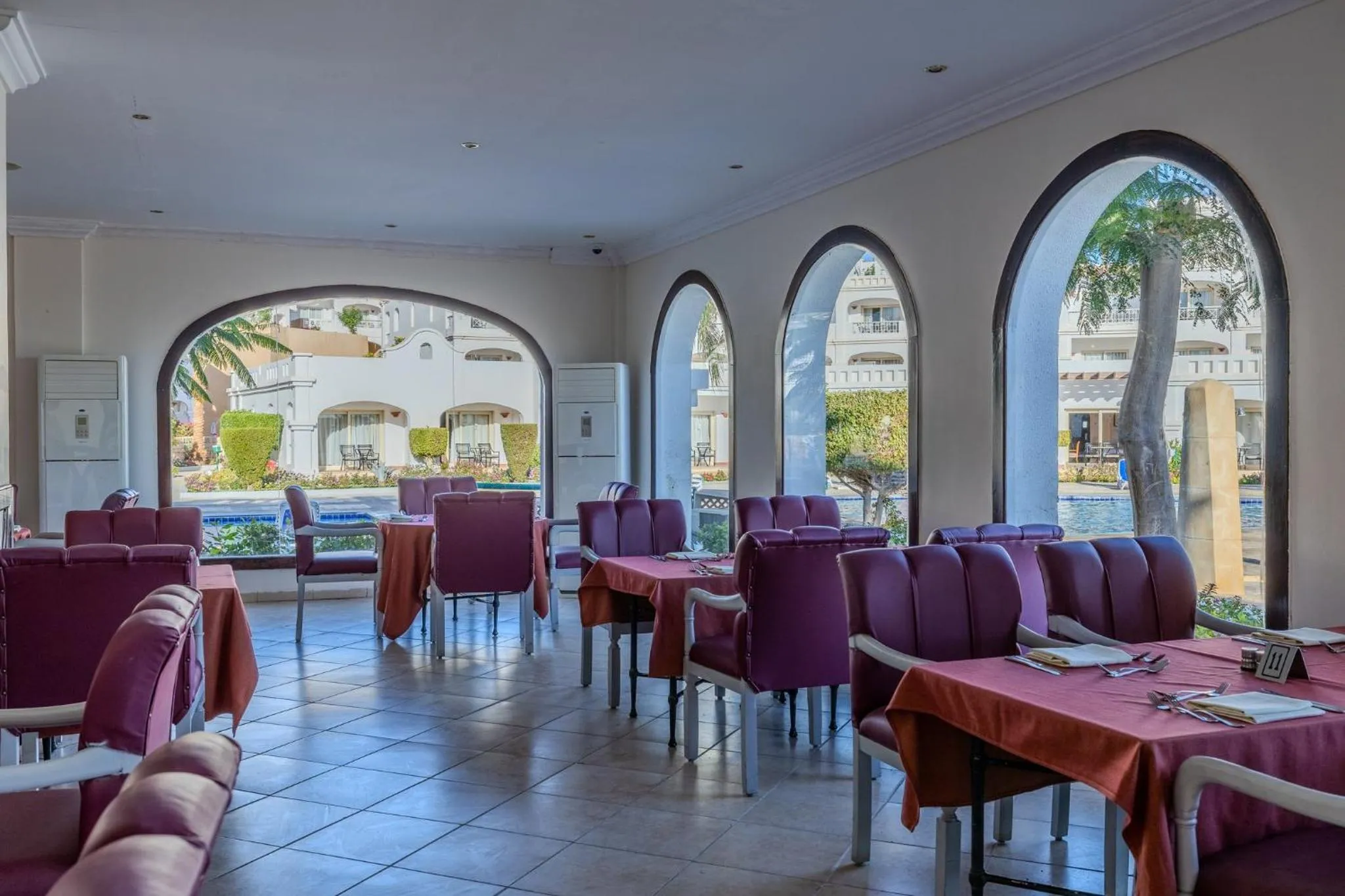 Restaurant/places to eat in Continental Plaza Beach Resort