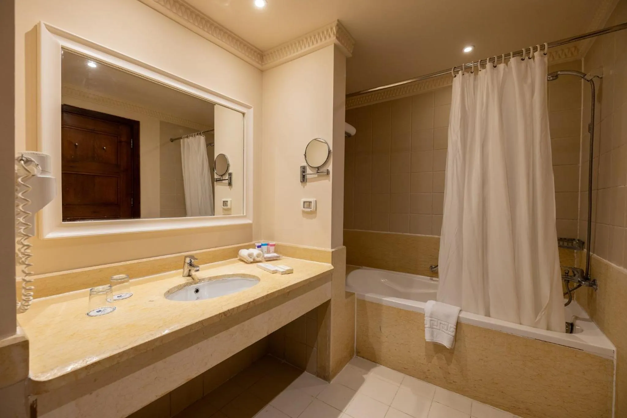 Photo of the whole room in Continental Plaza Beach Resort