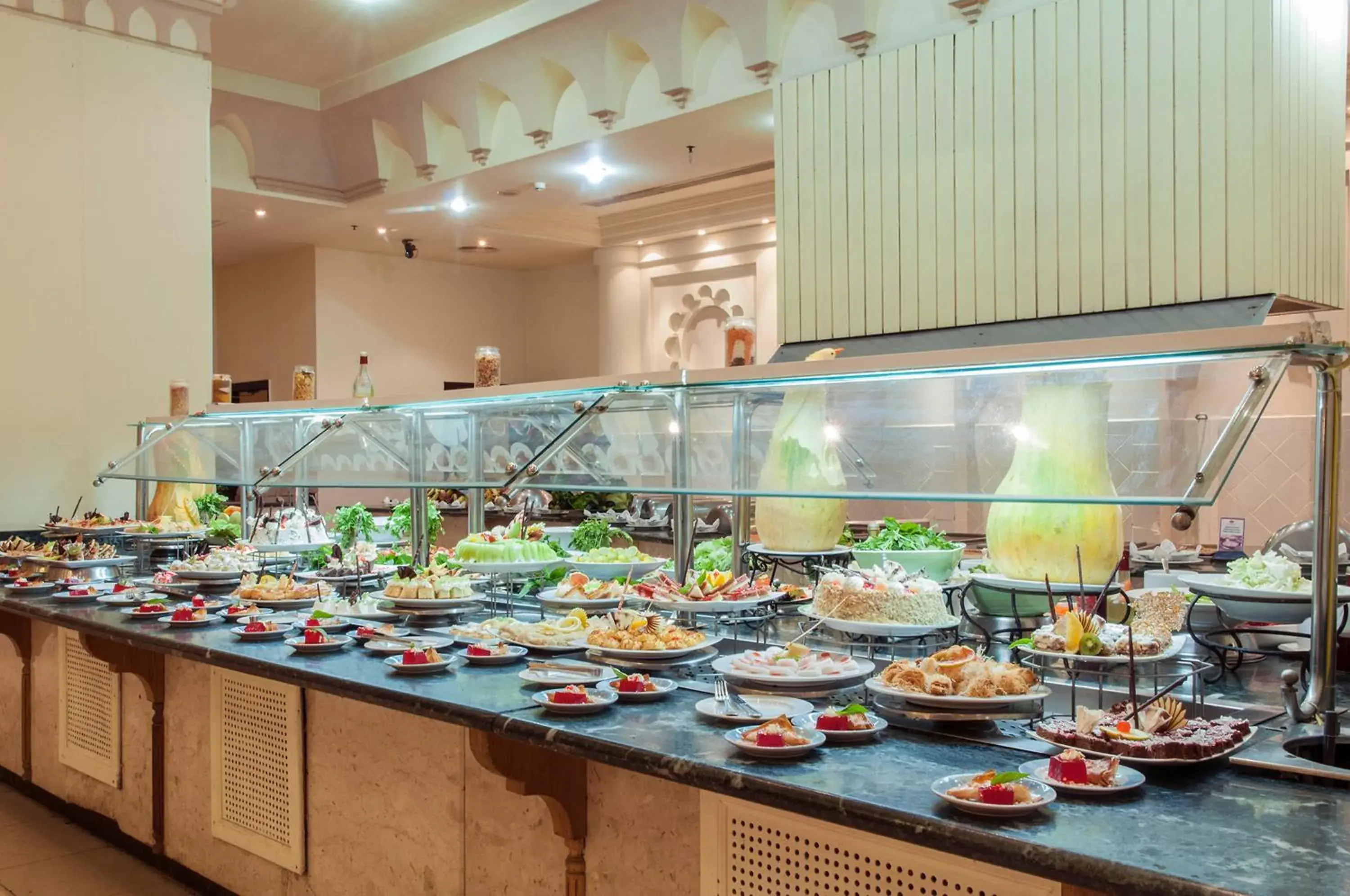 Restaurant/places to eat in Continental Plaza Beach Resort Restaurant/places to eat in Continental Plaza Beach Resort