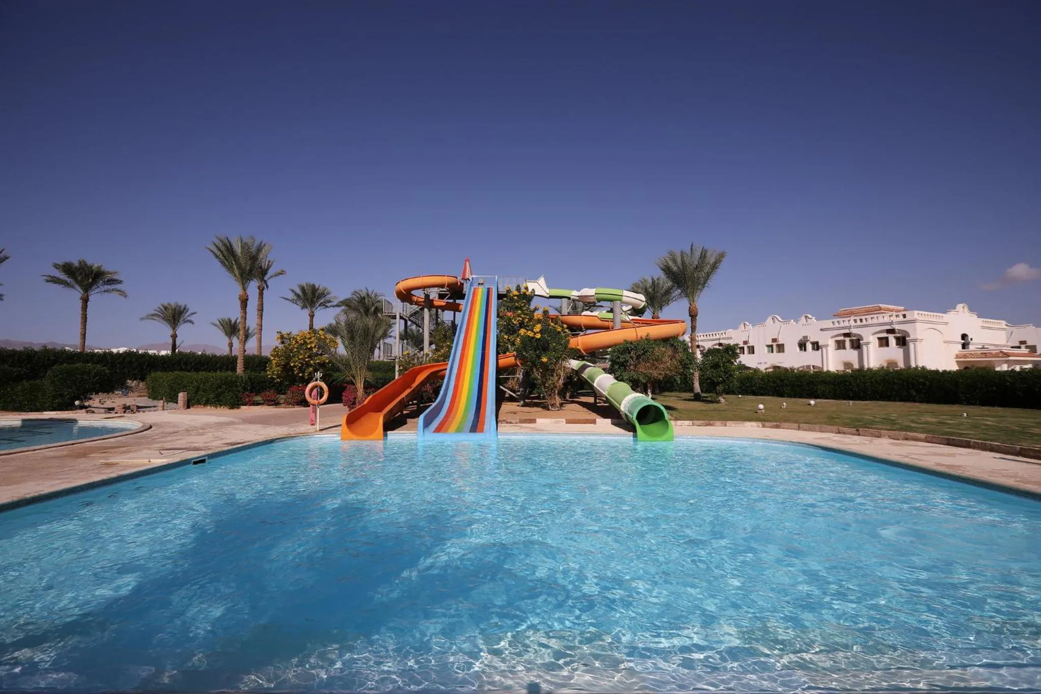Swimming pool in Continental Plaza Beach Resort