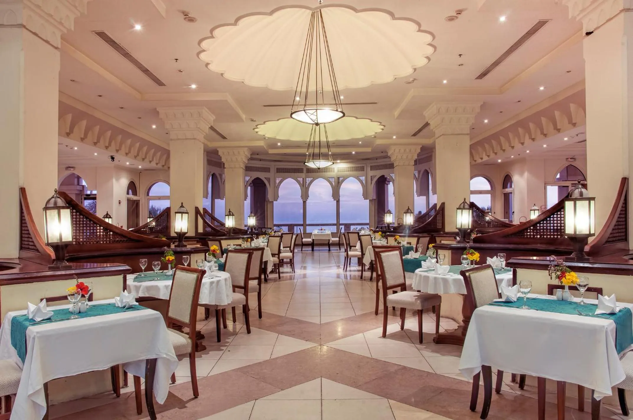 Restaurant/places to eat in Continental Plaza Beach Resort