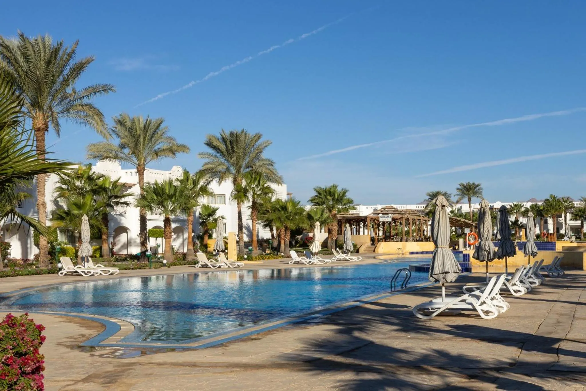 Swimming pool in Continental Plaza Beach Resort