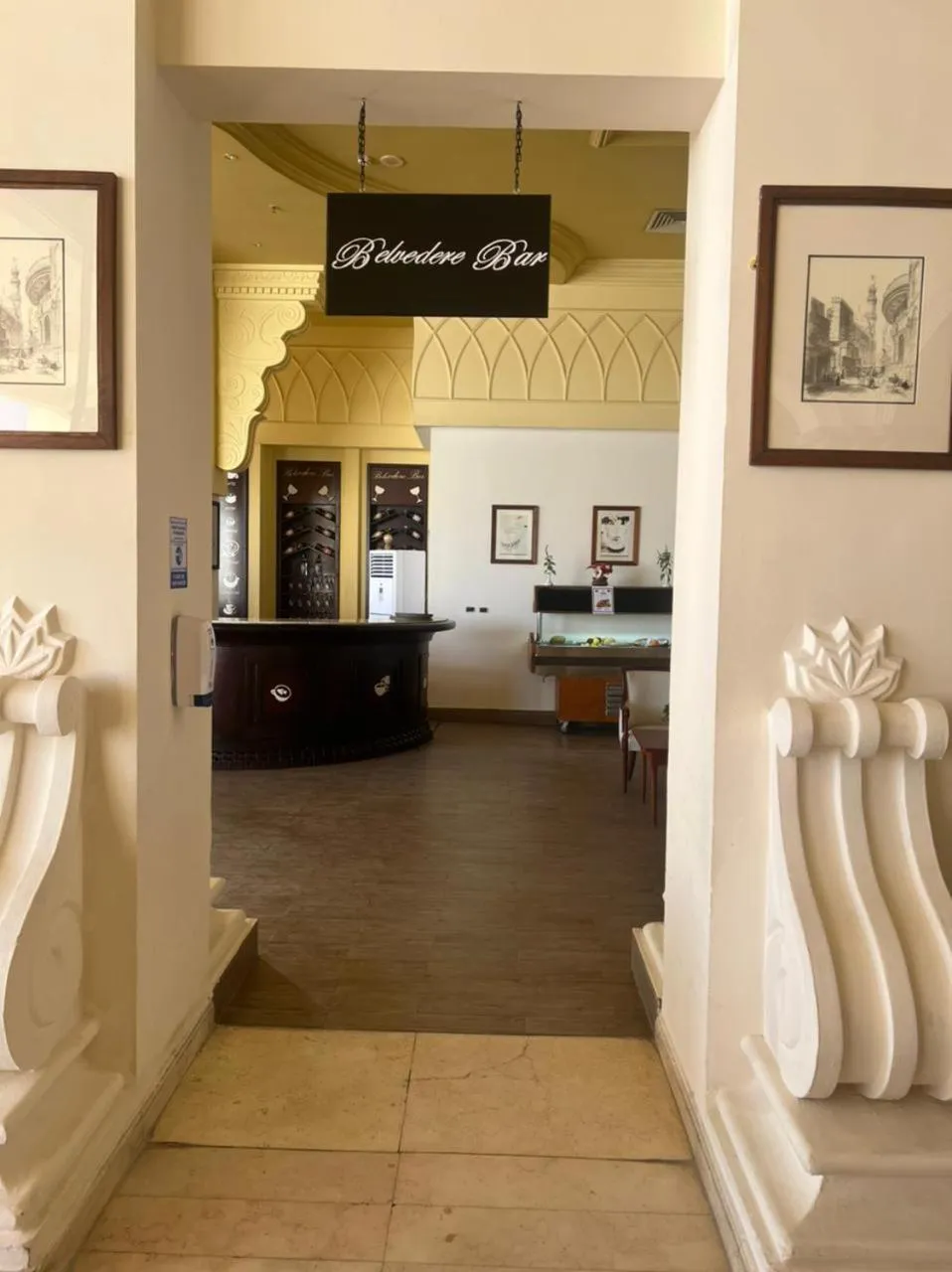 Lounge or bar in Continental Plaza Beach Resort