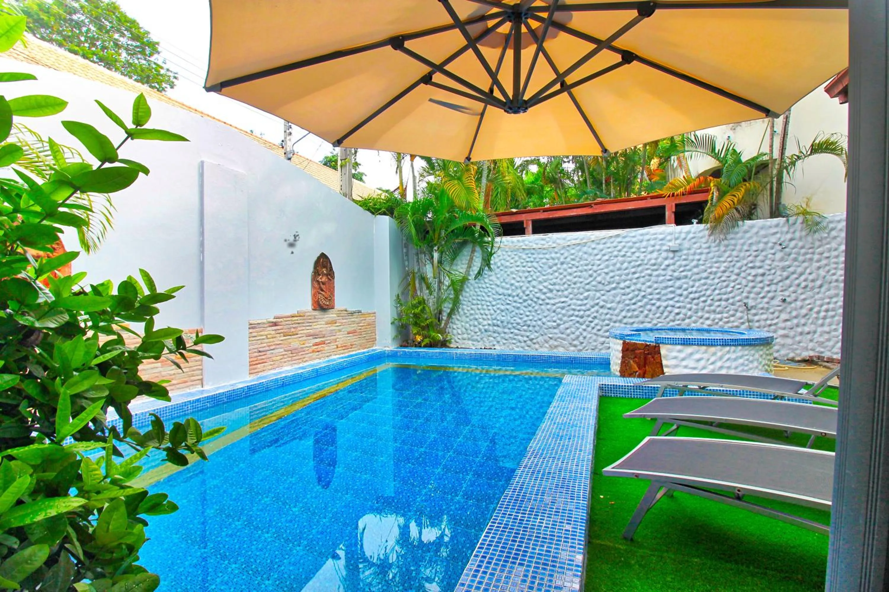 Garden in Grande Adam Private Pool Villa