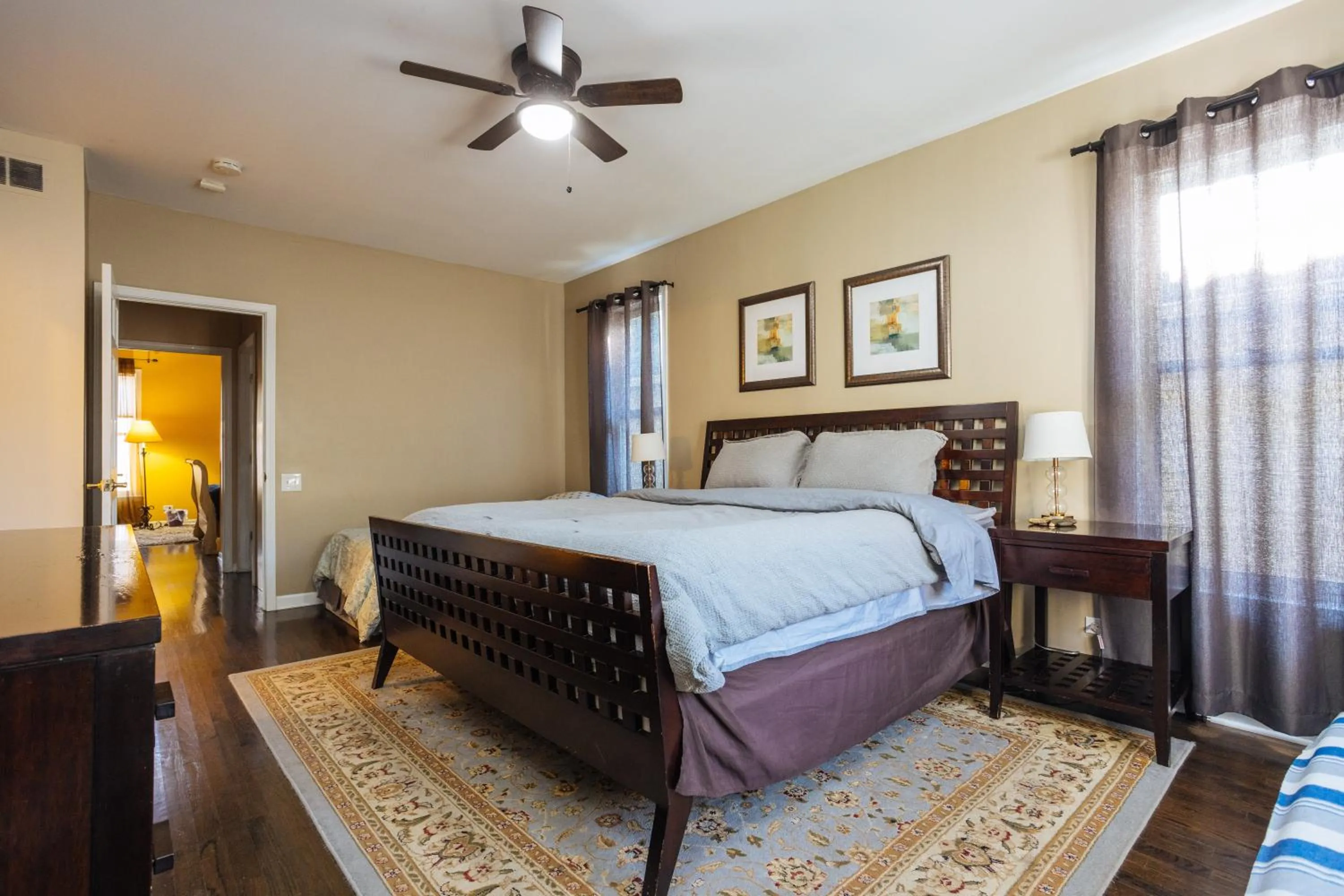 Bed in 5 Bedroom Huge House in Best Location Parking Fireplace Back Yard