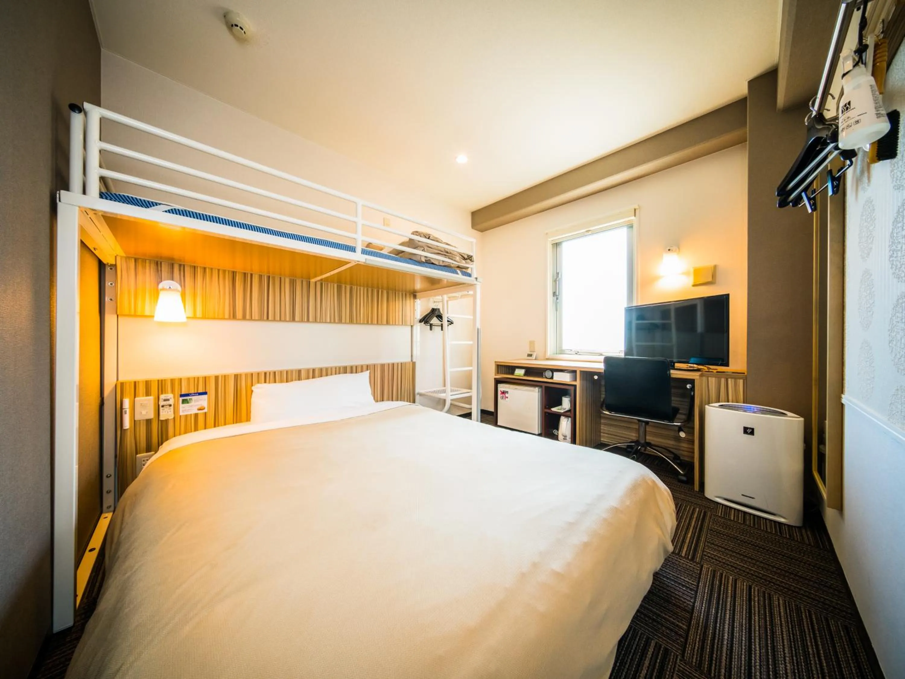 bunk bed, Bed in Super Hotel Kochi