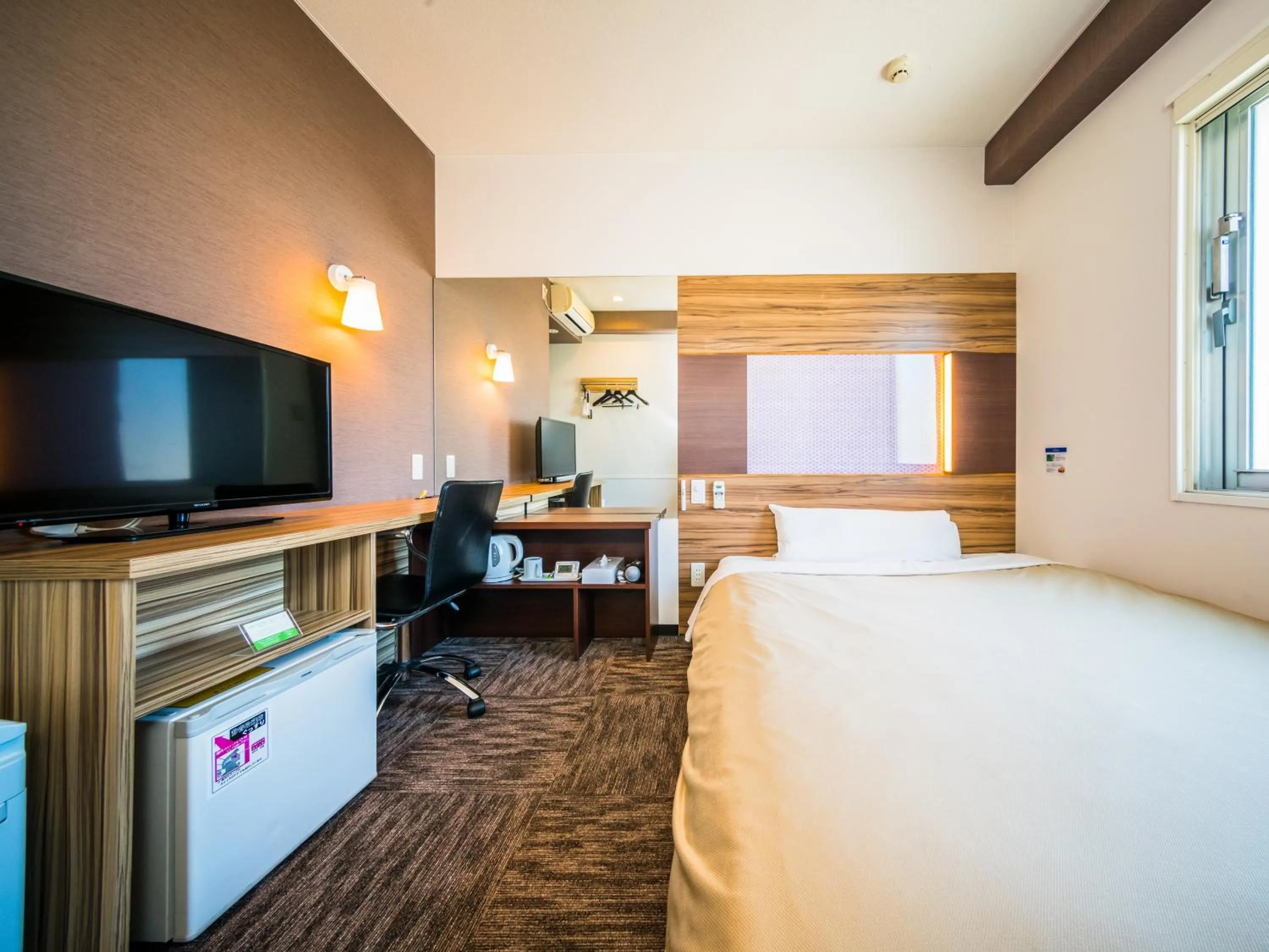 Bedroom, Bed in Super Hotel Kochi