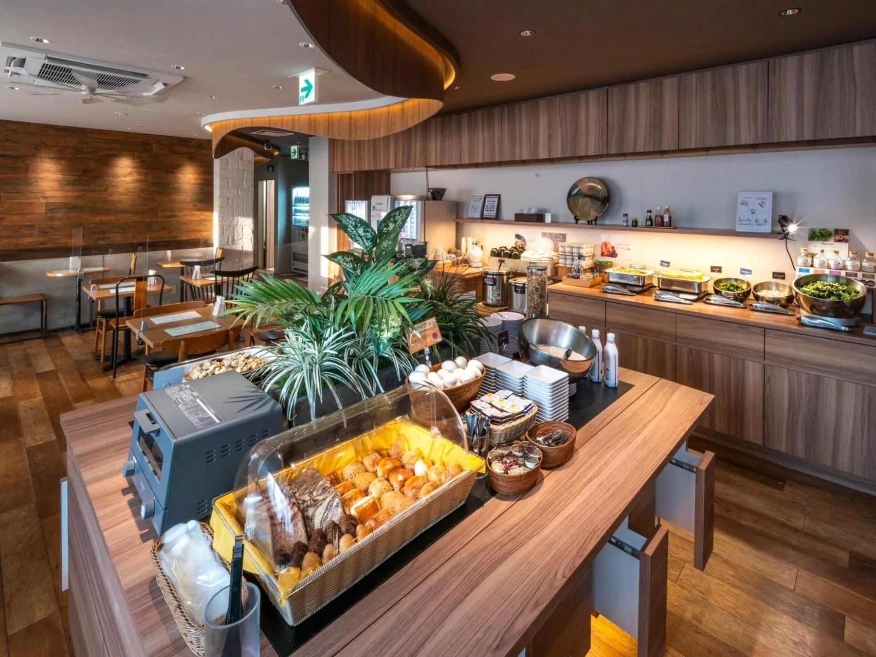 Buffet breakfast in Super Hotel Kochi