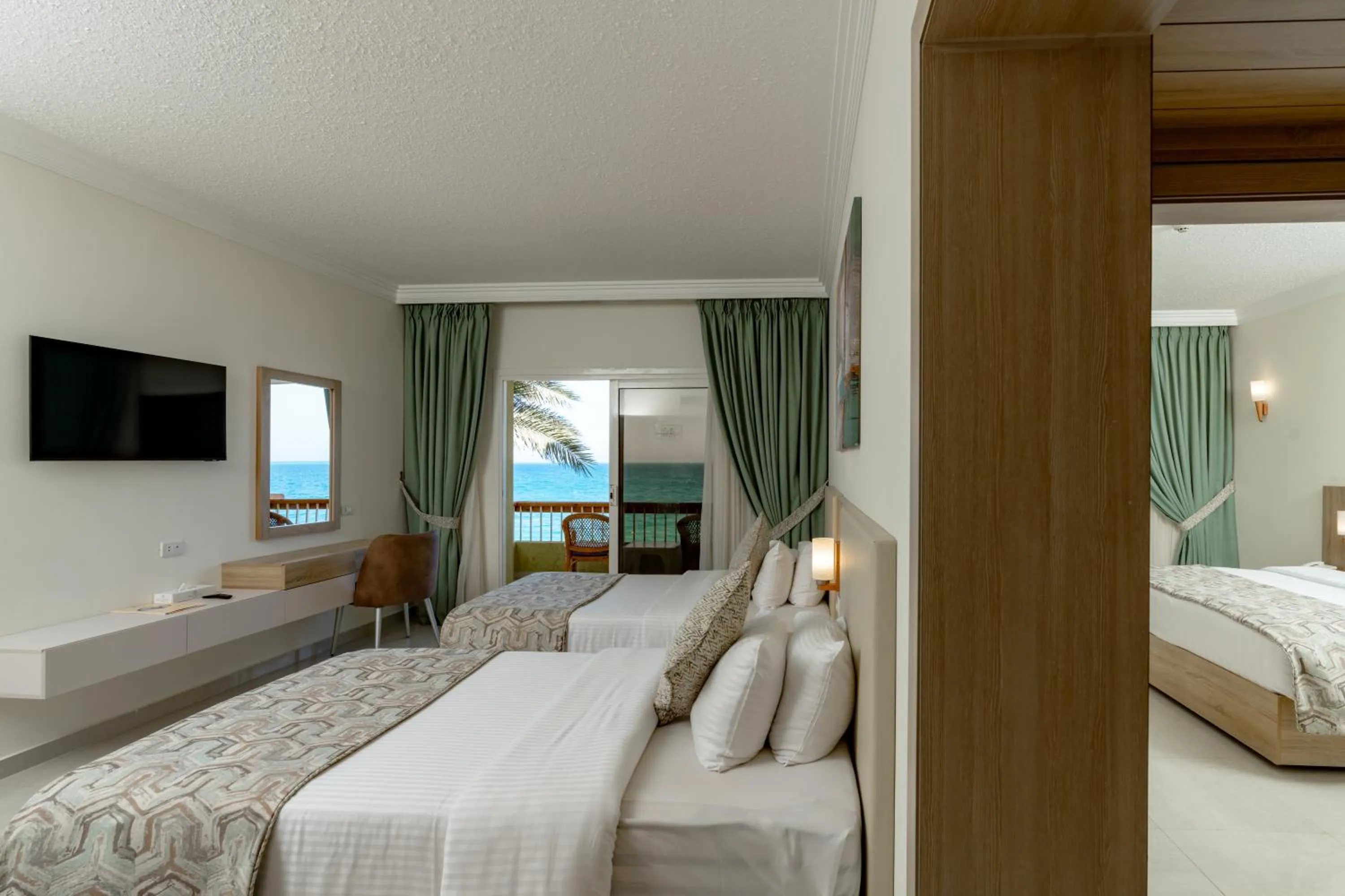 Bed in Palm Beach Resort Families and Couples only