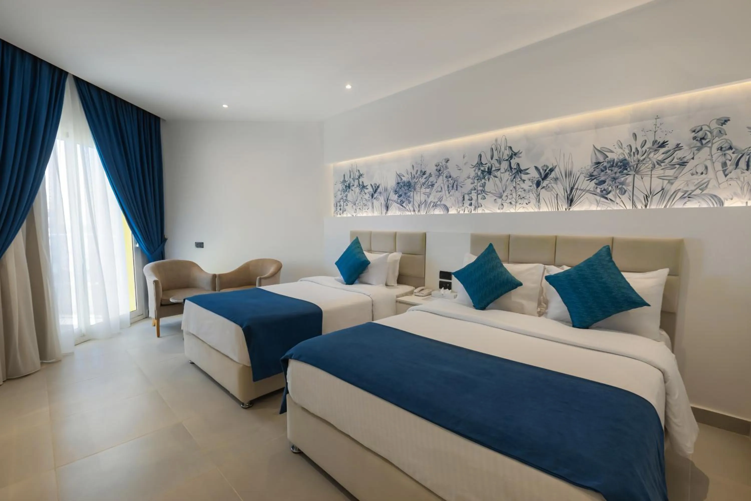 Bed in Palm Beach Resort Families and Couples only